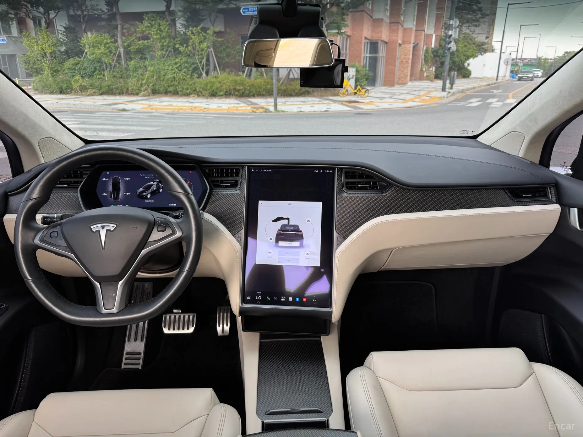 Tesla Model X превью 8