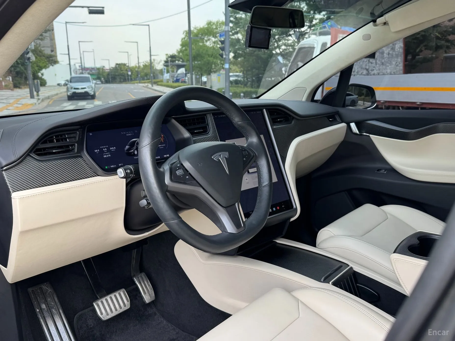 Tesla Model X превью 9