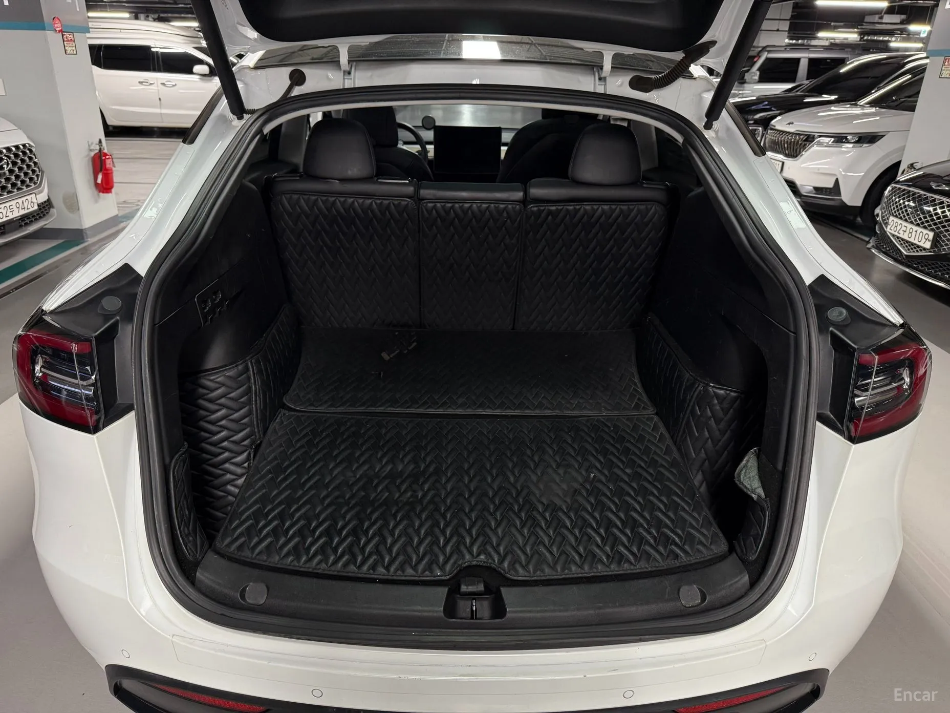 Tesla Model Y превью 19