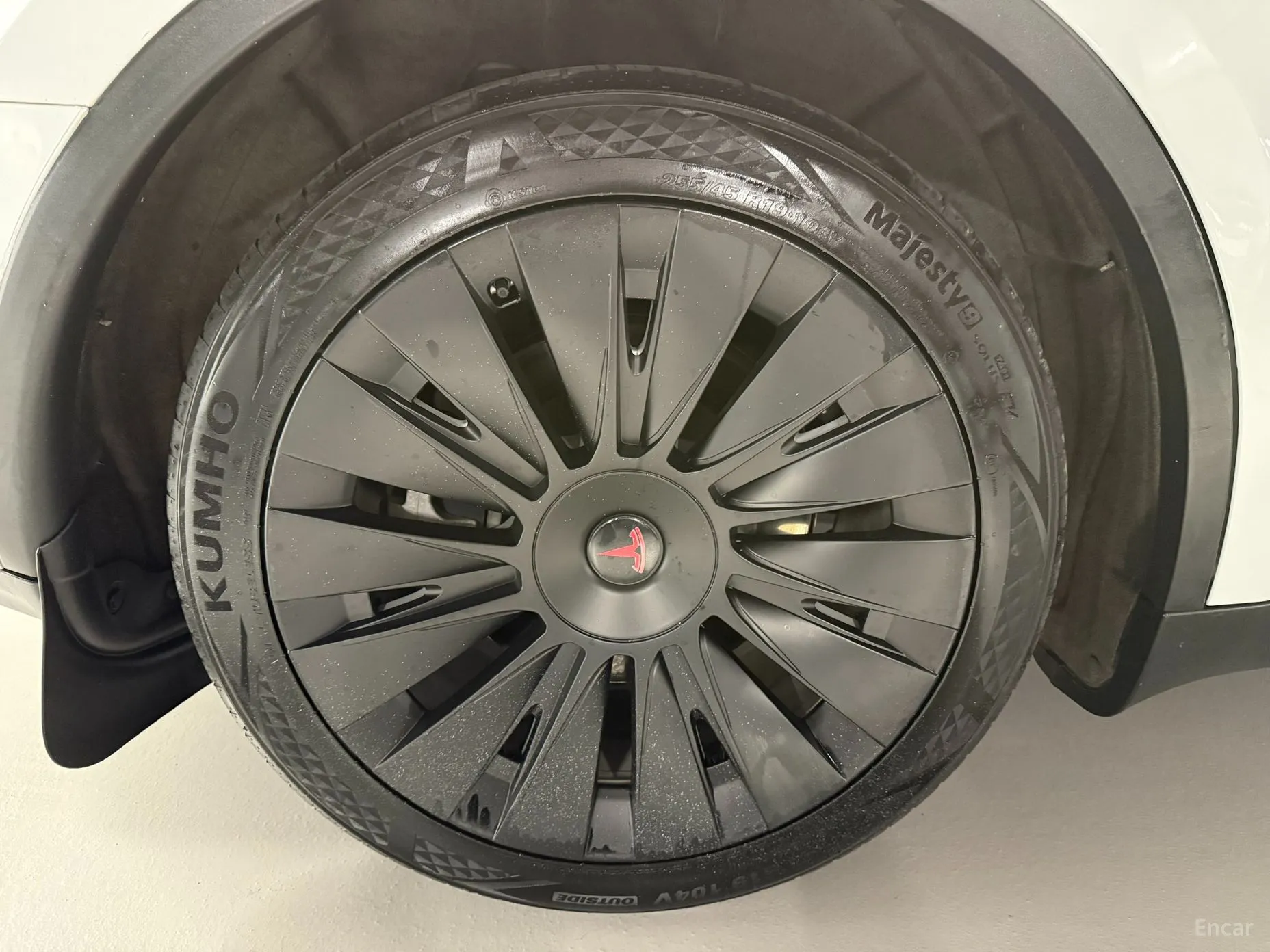 Tesla Model Y превью 20