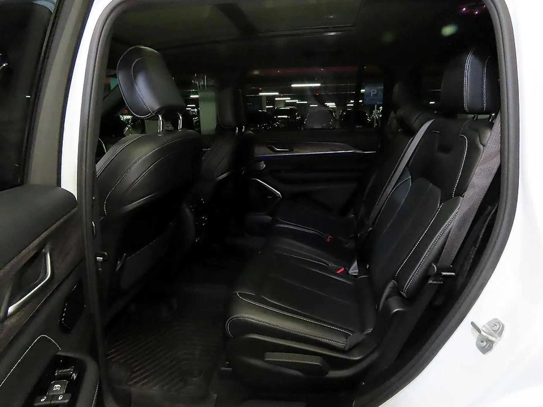 Jeep Grand Cherokee (WL) превью 7
