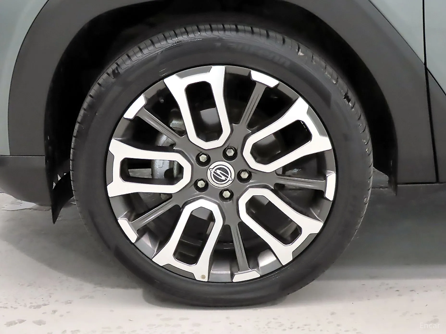 KG Mobility (SsangYong) Torres превью 5