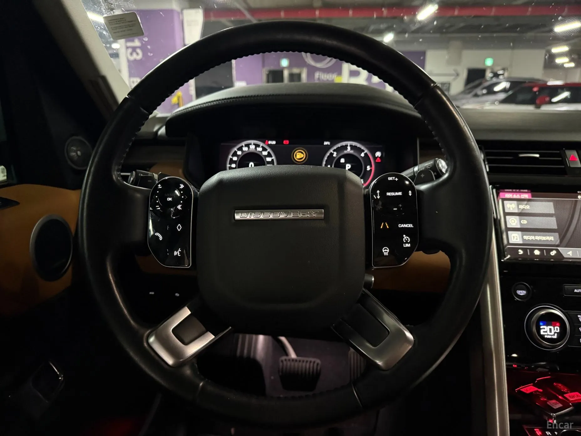 Land Rover Discovery 5 превью 10