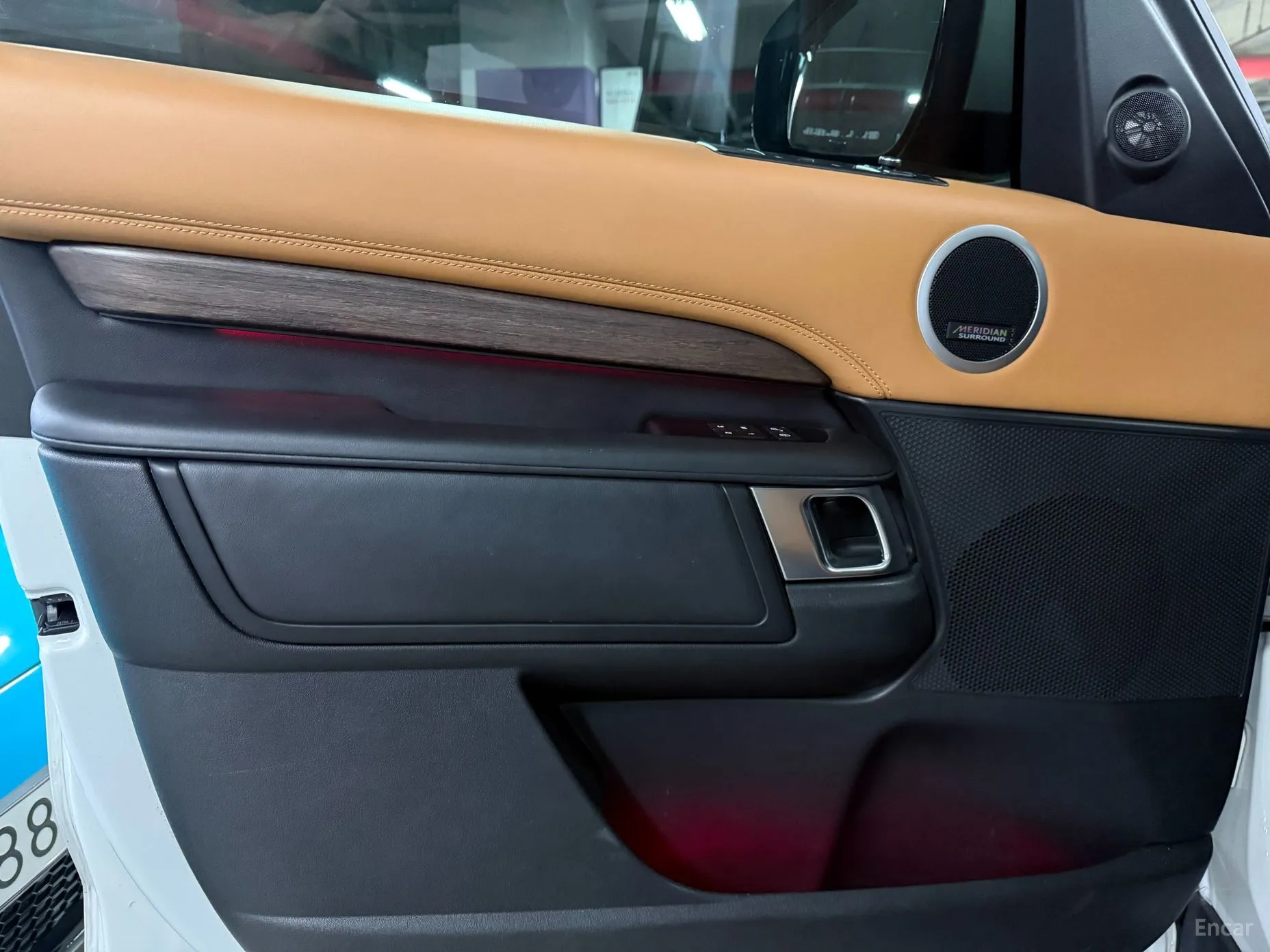 Land Rover Discovery 5 превью 19