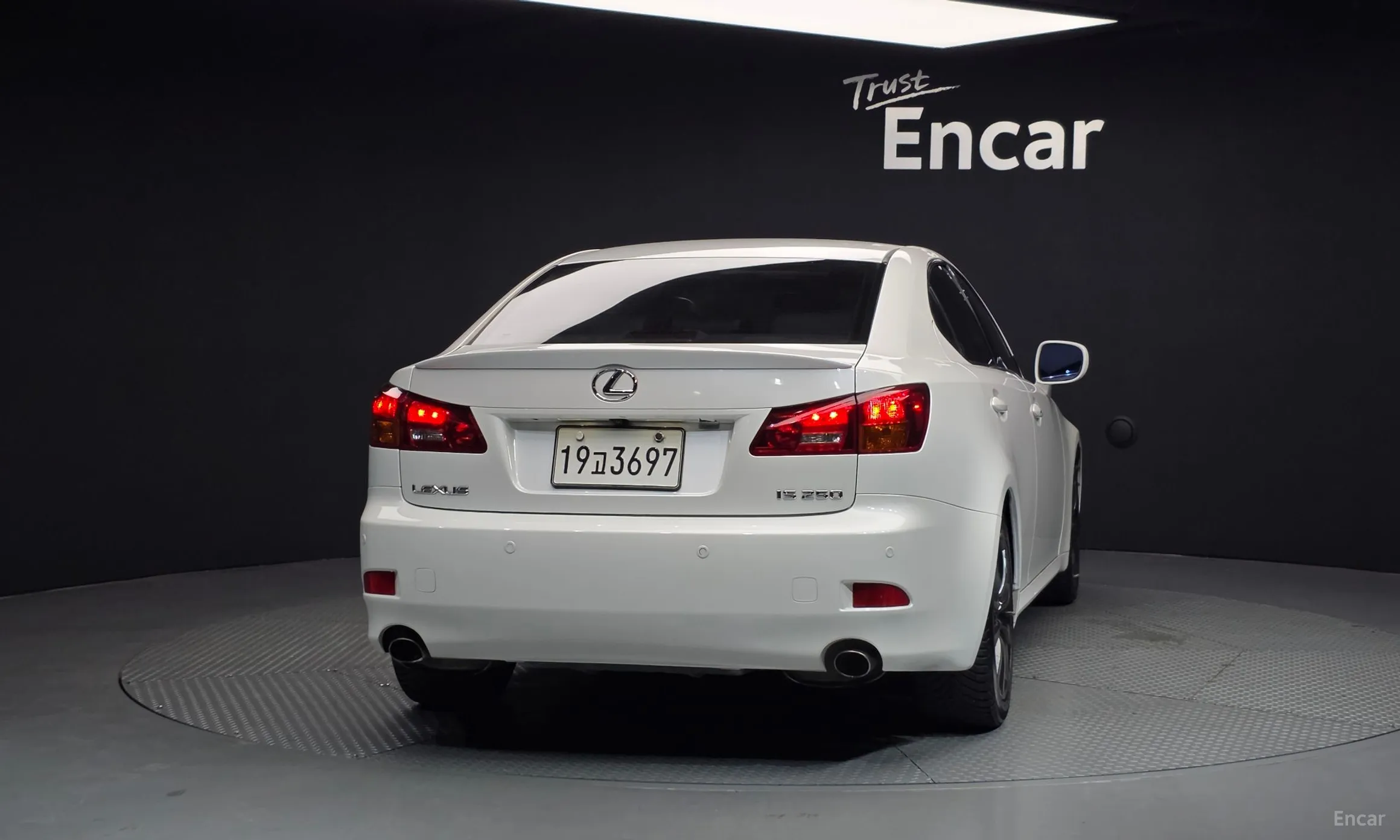 Lexus IS250 превью 4