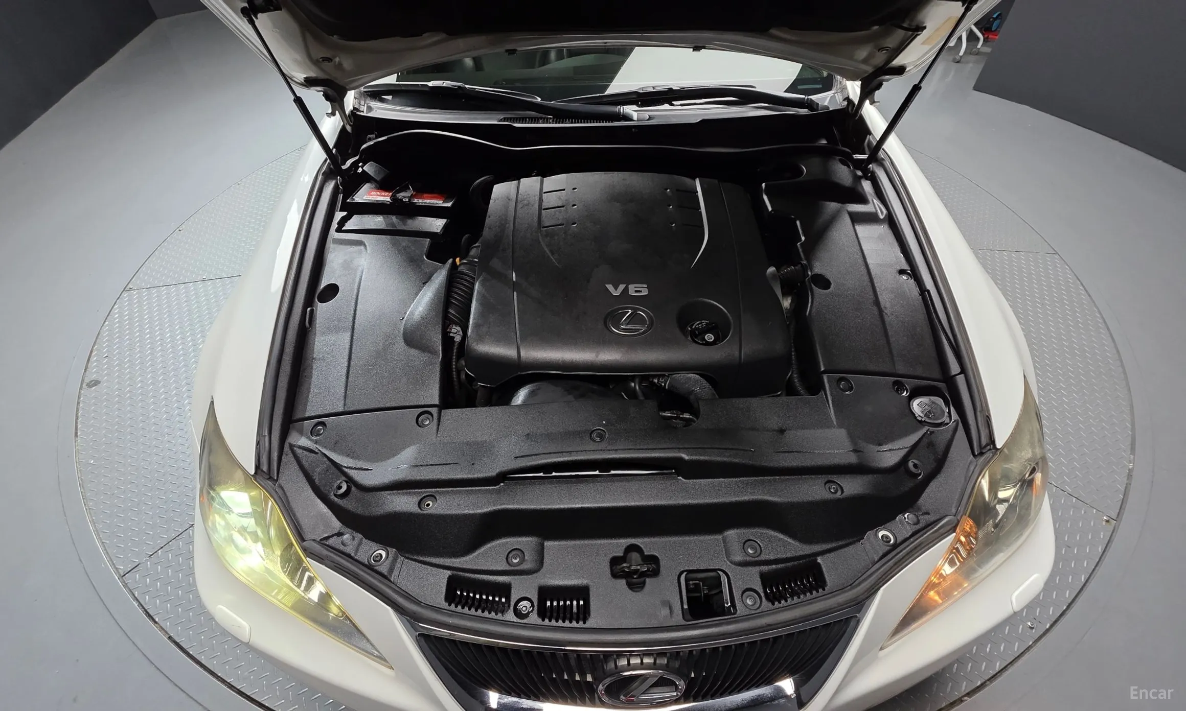 Lexus IS250 превью 6