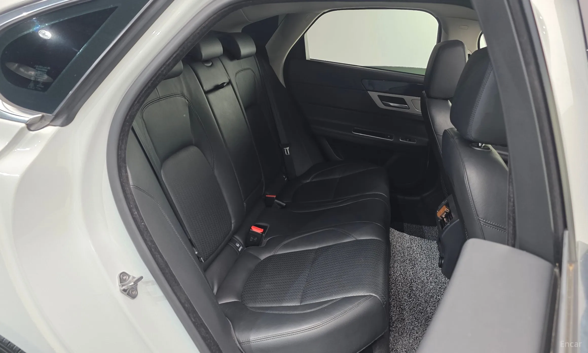 Jaguar XF (x260) превью 11