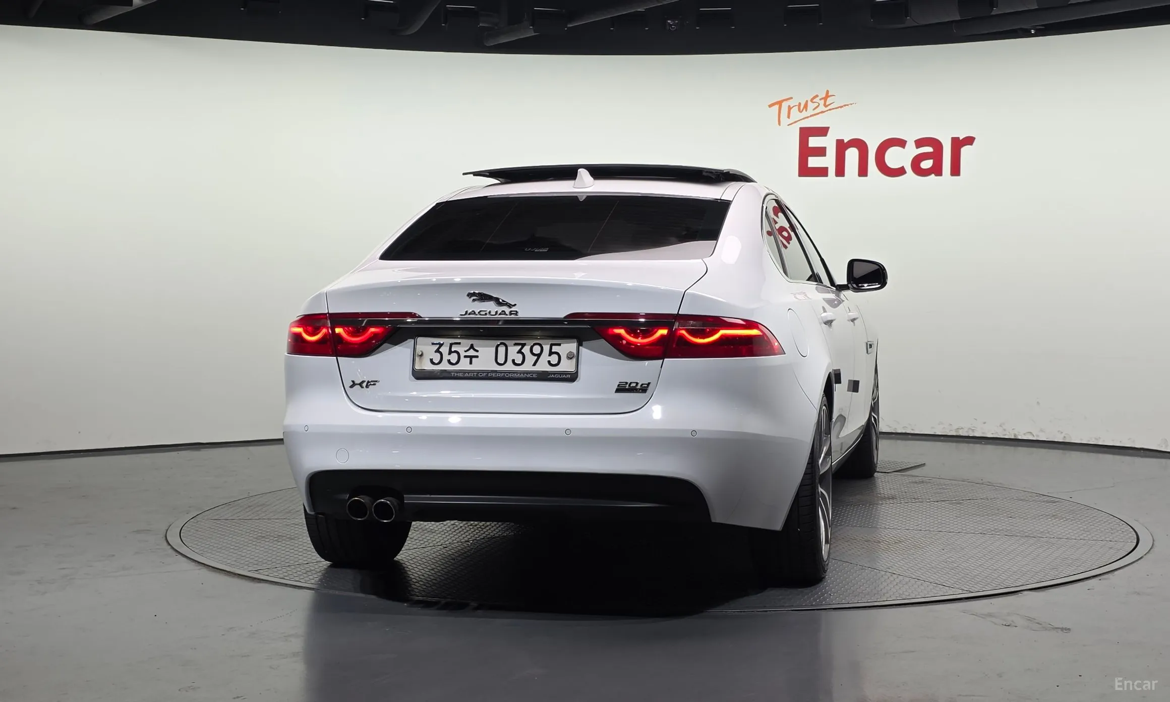 Jaguar XF (x260) превью 4