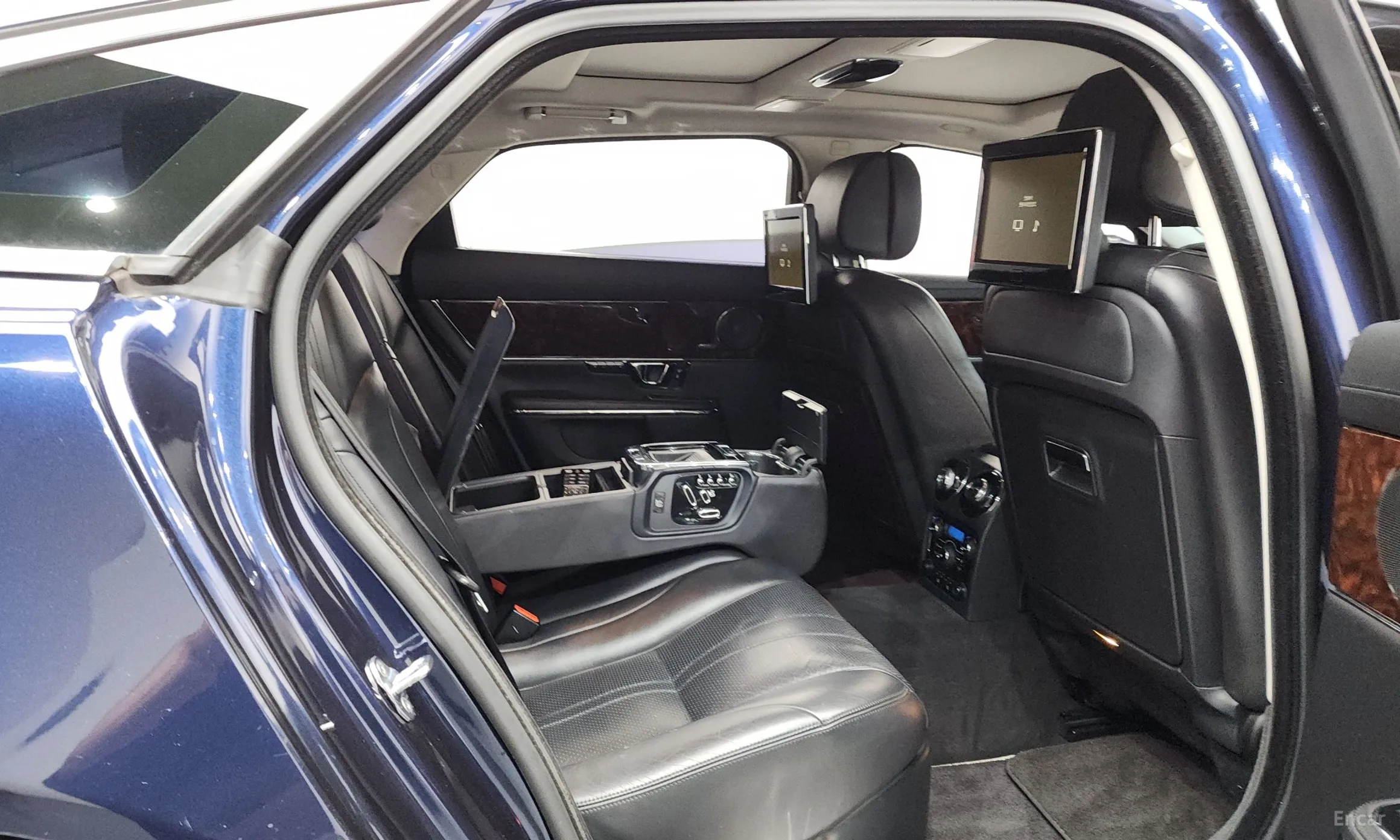 Jaguar All New XJ превью 11