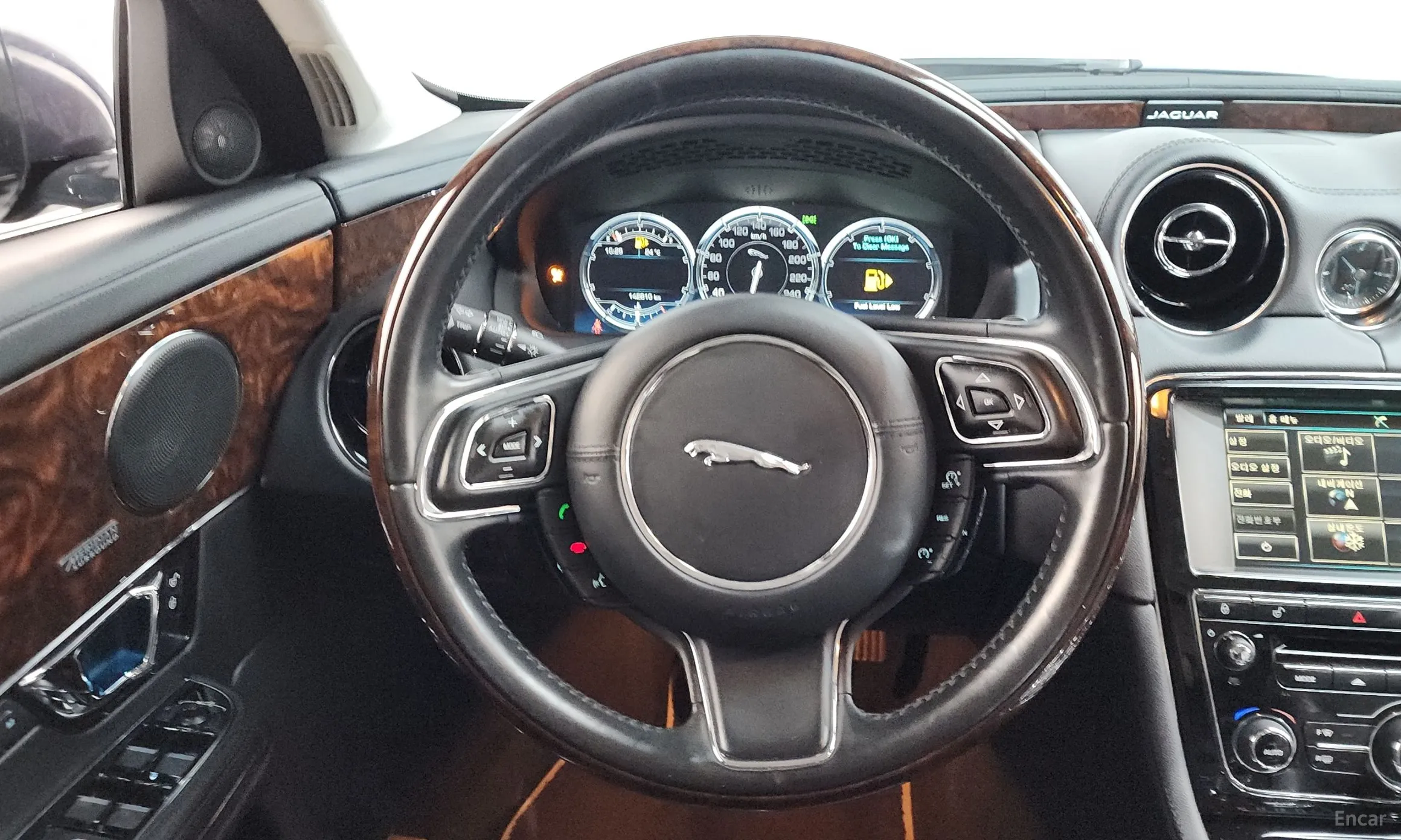 Jaguar All New XJ превью 12
