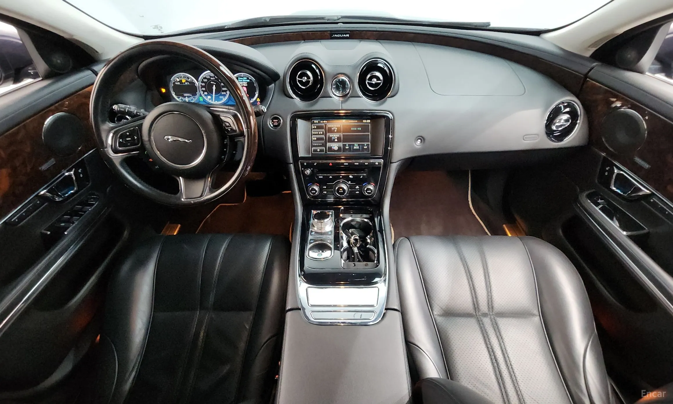 Jaguar All New XJ превью 7