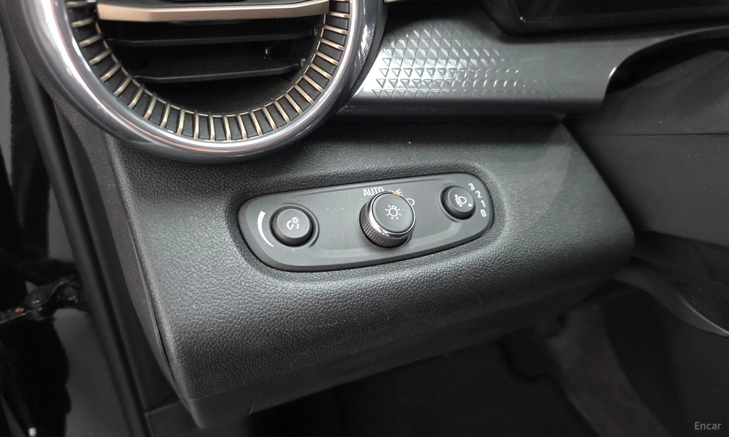 Chevrolet (GM Daewoo) Trax Crossover превью 13