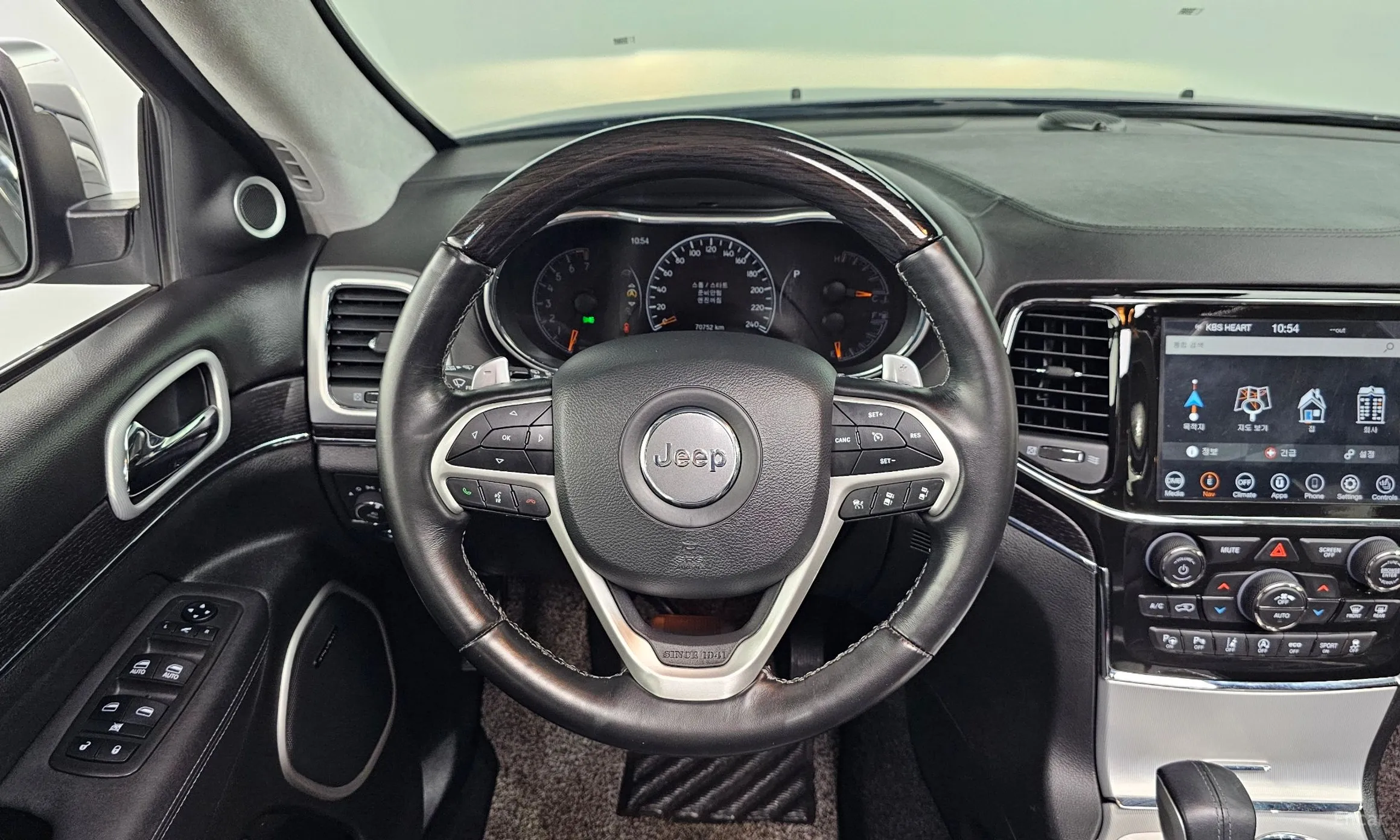 Jeep Grand Cherokee превью 13