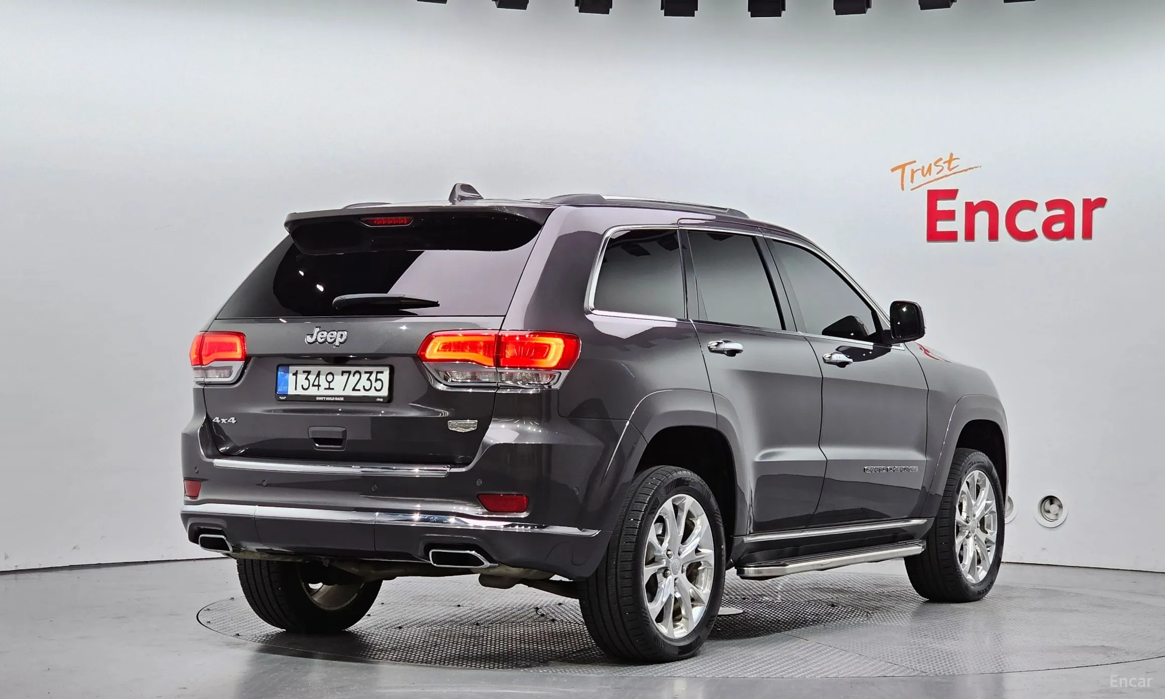 Jeep Grand Cherokee превью 2