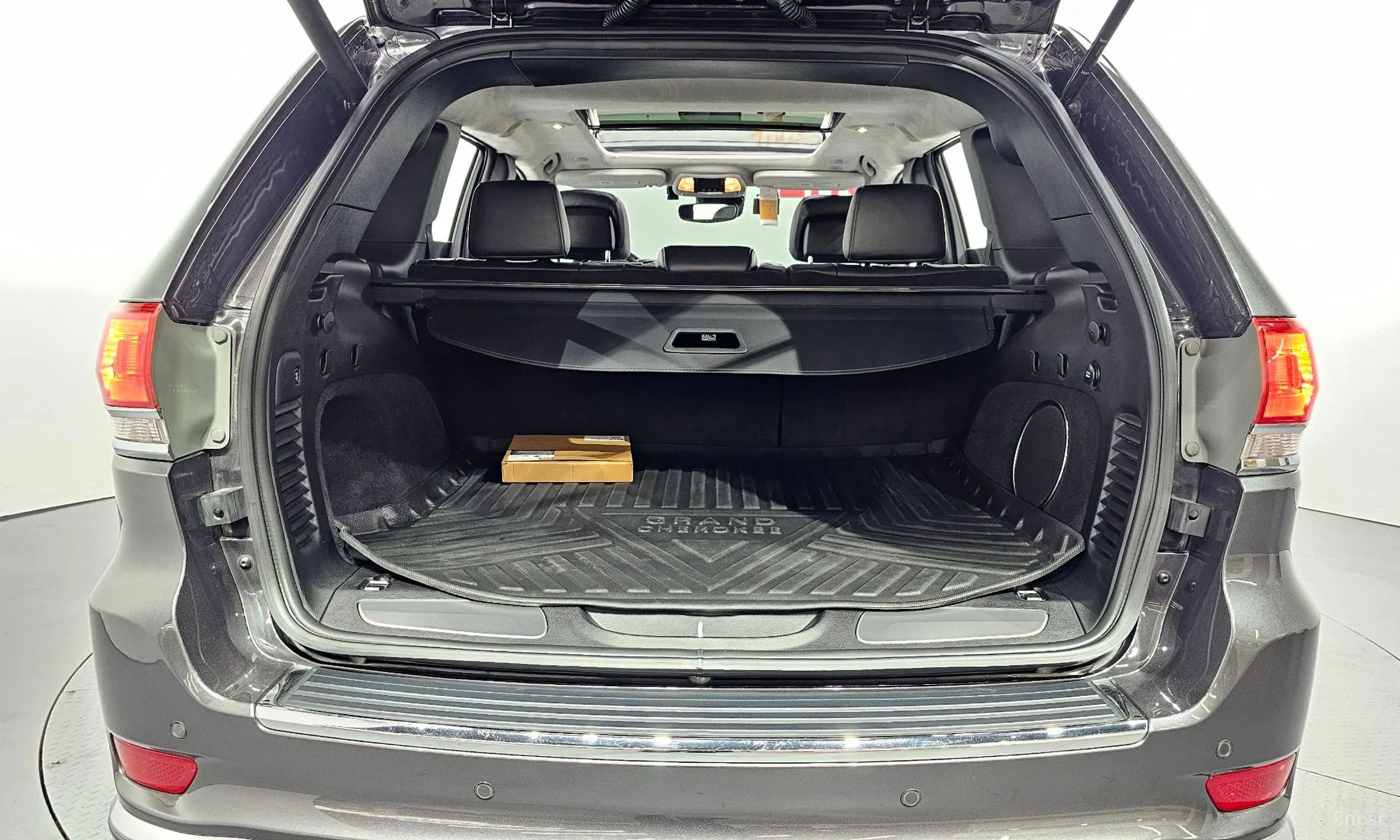 Jeep Grand Cherokee превью 20
