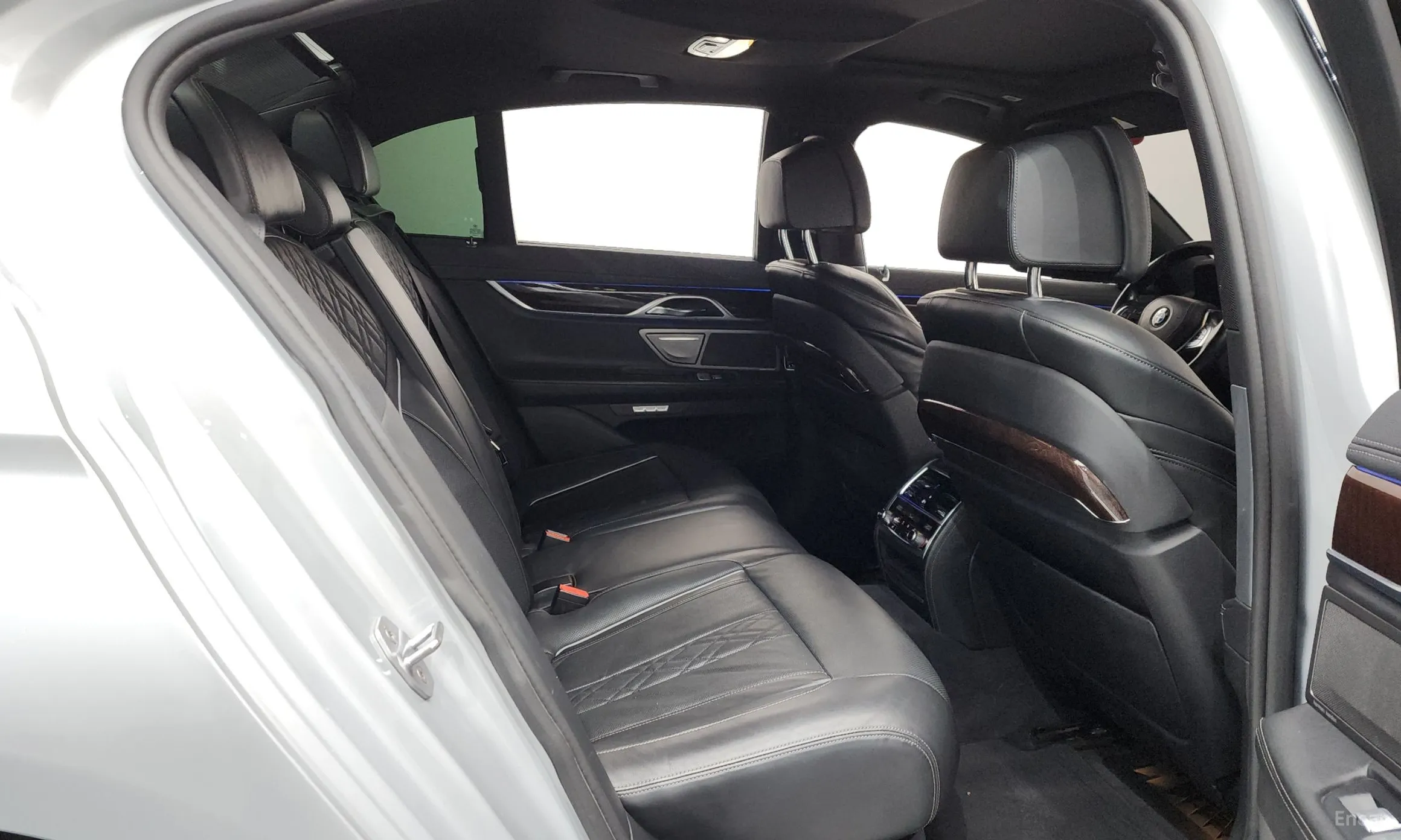 BMW 7 Series (G11) превью 11