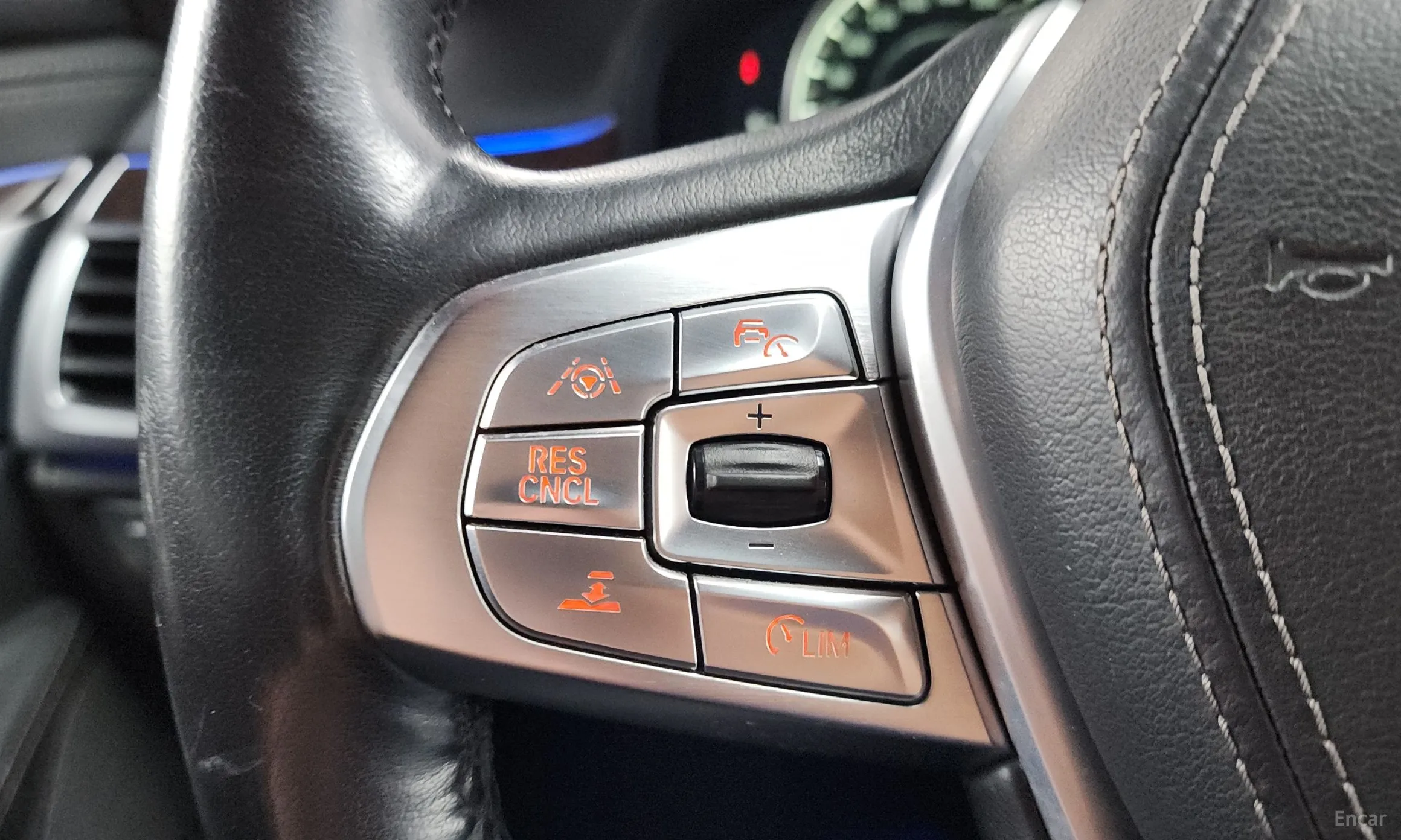 BMW 7 Series (G11) превью 15