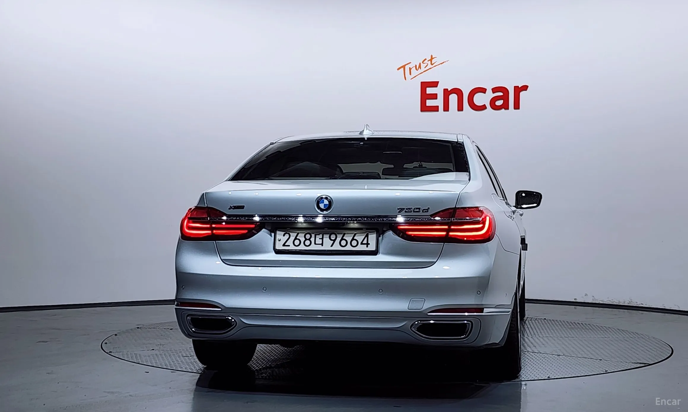 BMW 7 Series (G11) превью 4