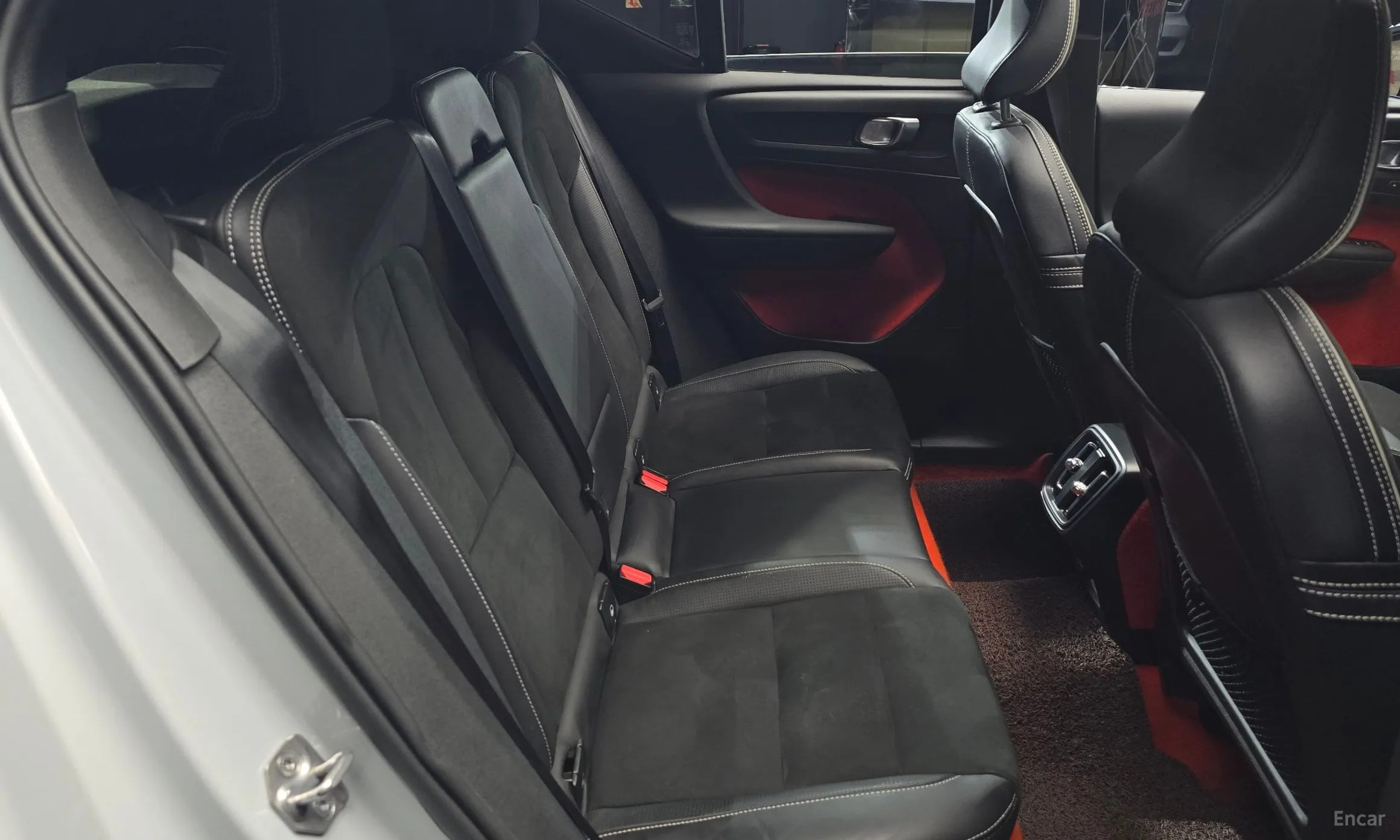 Volvo XC40 превью 12