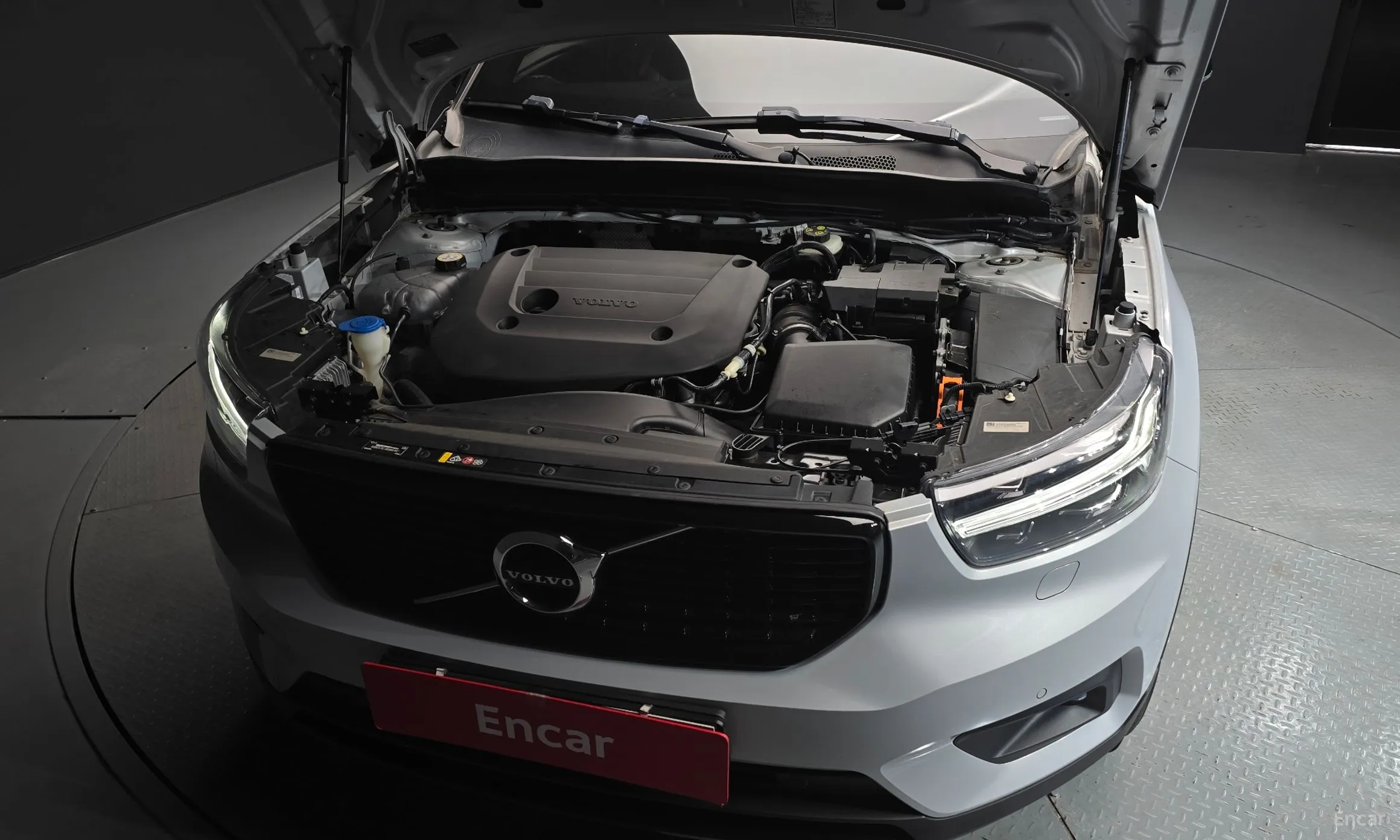 Volvo XC40 превью 6