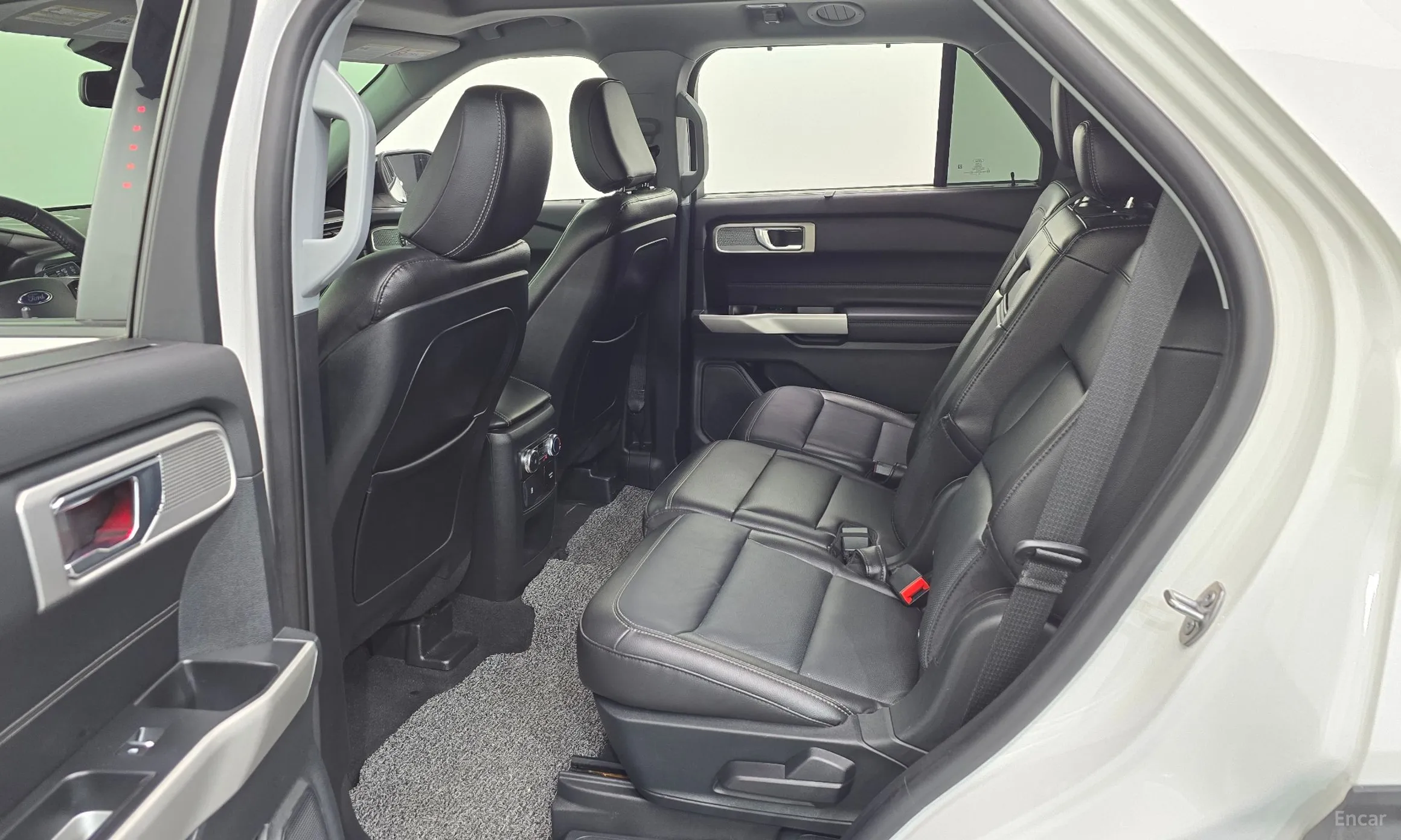 Ford Explorer 6th Generation превью 11