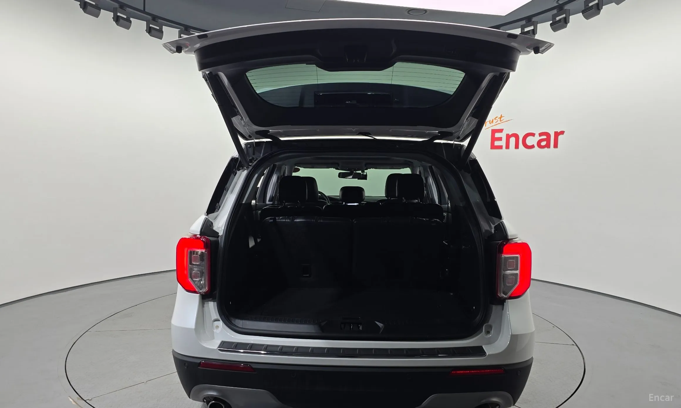 Ford Explorer 6th Generation превью 18