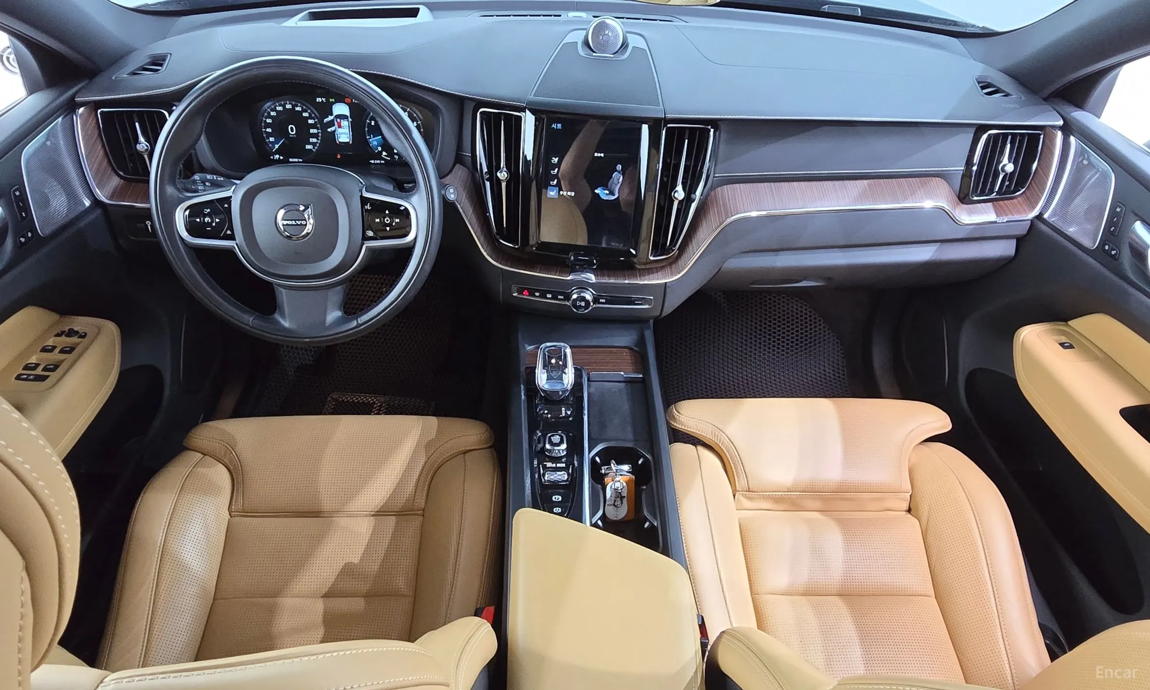 Volvo XC60 Gen 2 превью 7