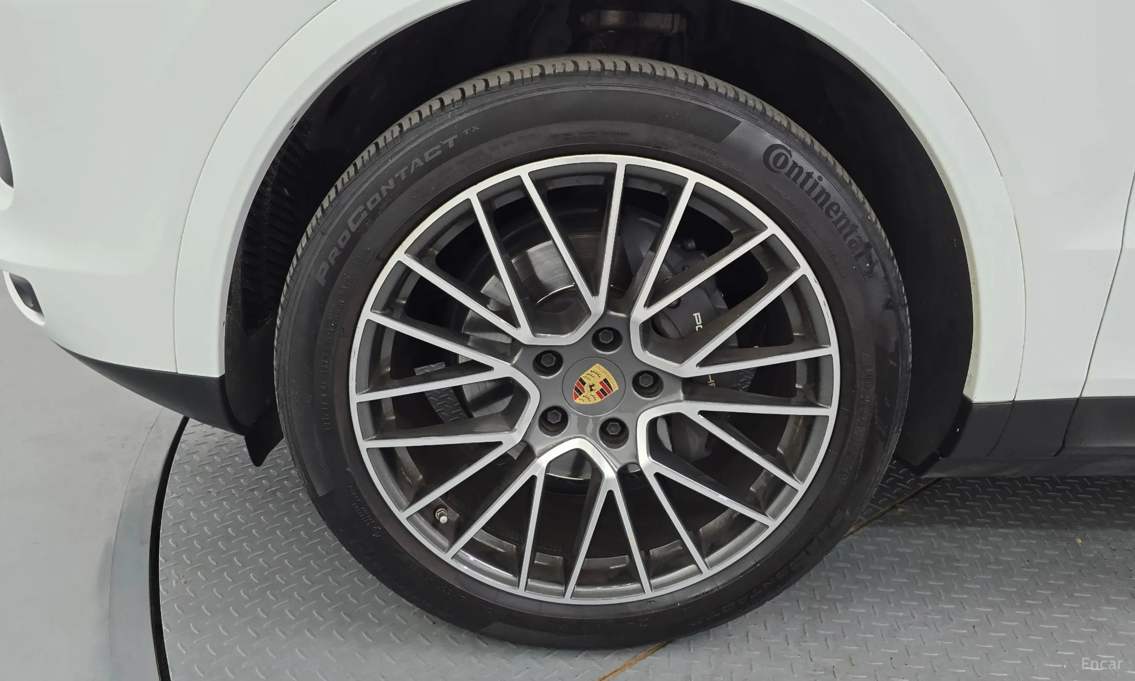 Porsche Cayenne (PO536) превью 5