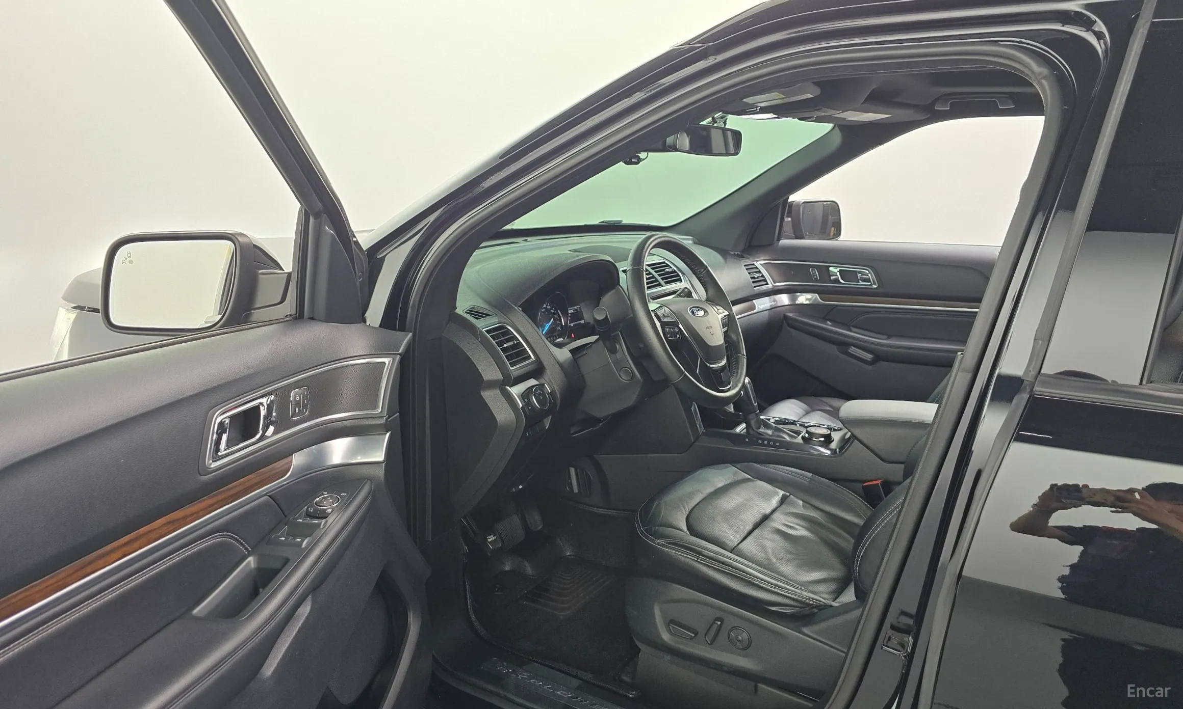 Ford Explorer превью 10