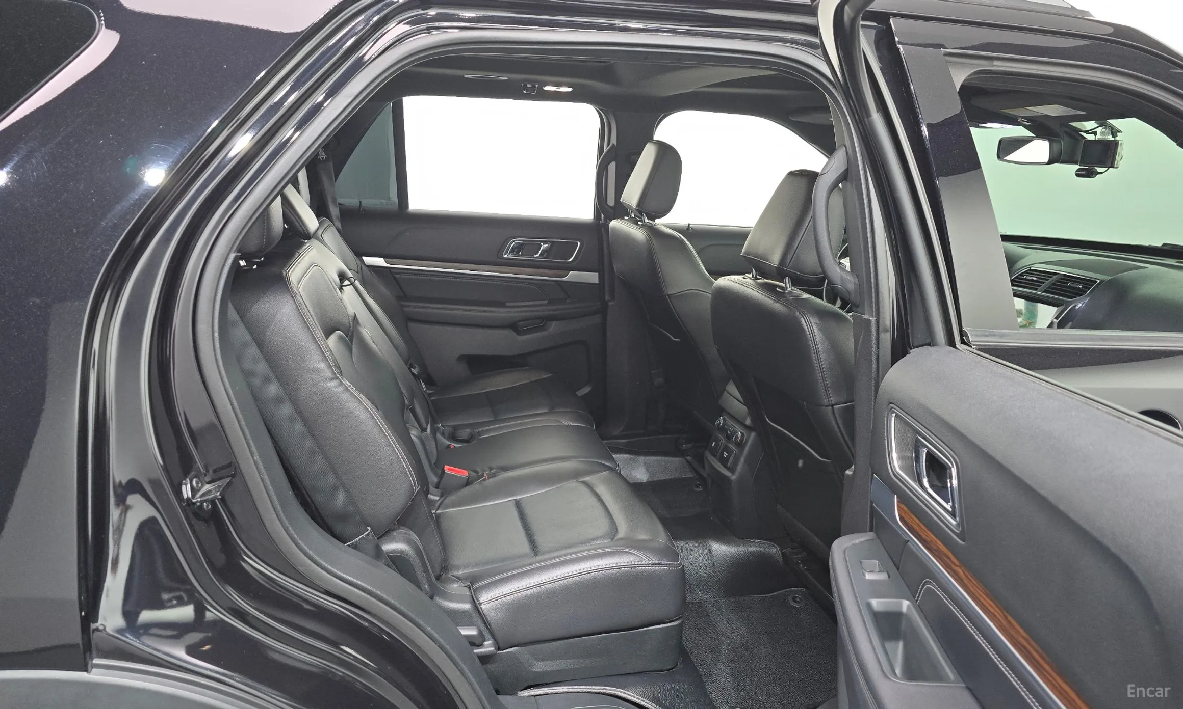 Ford Explorer превью 11