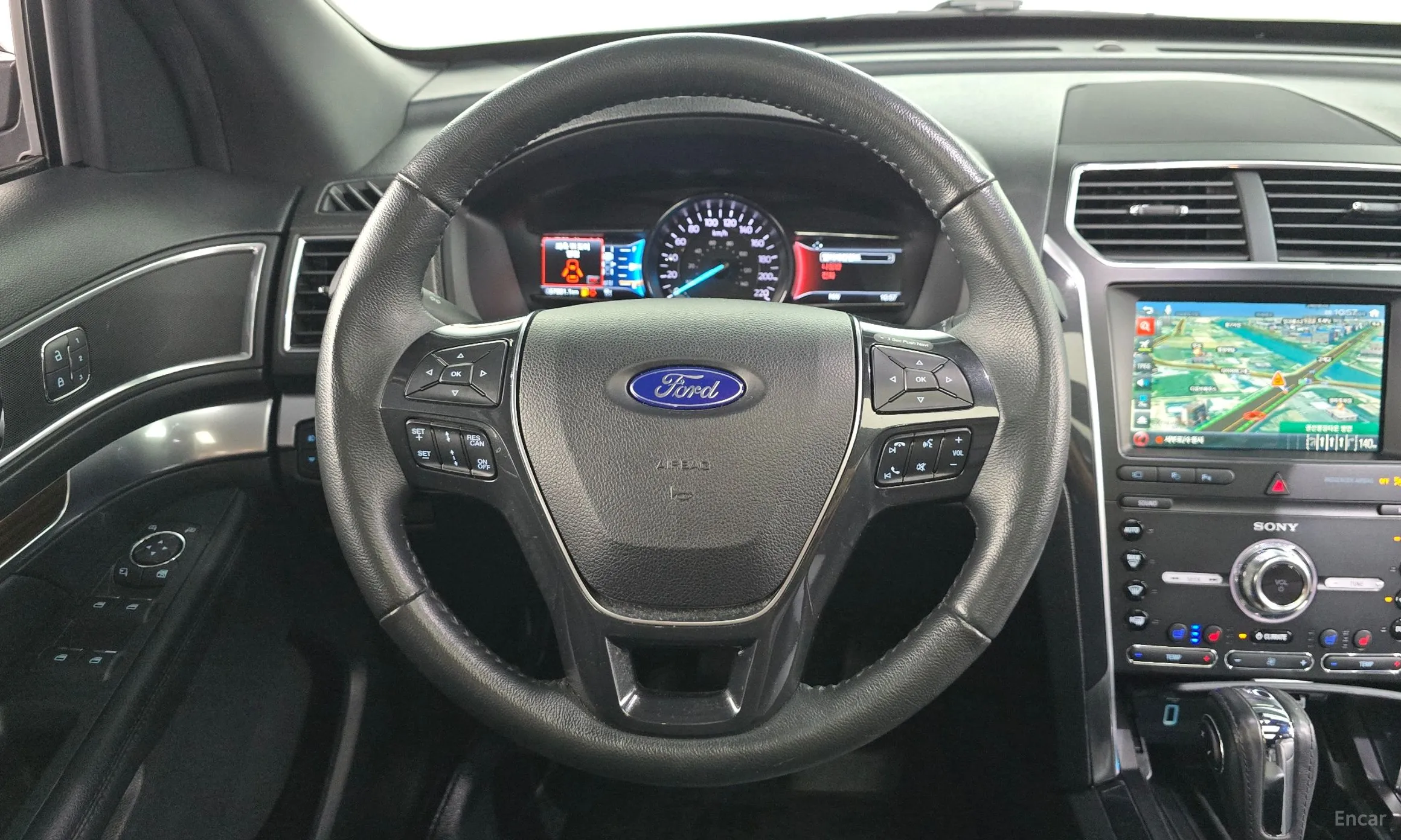 Ford Explorer превью 14