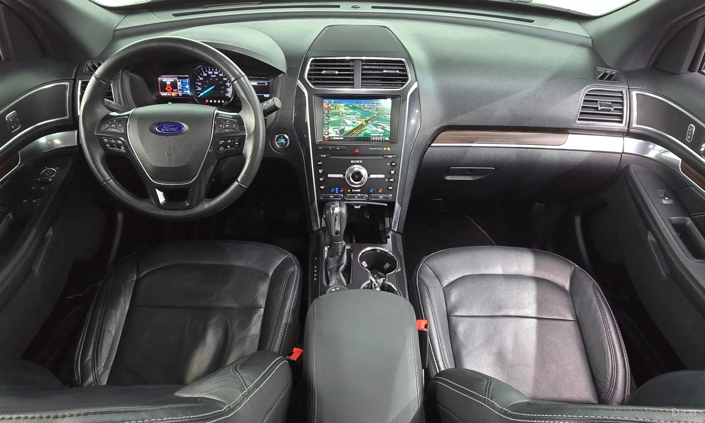 Ford Explorer превью 7