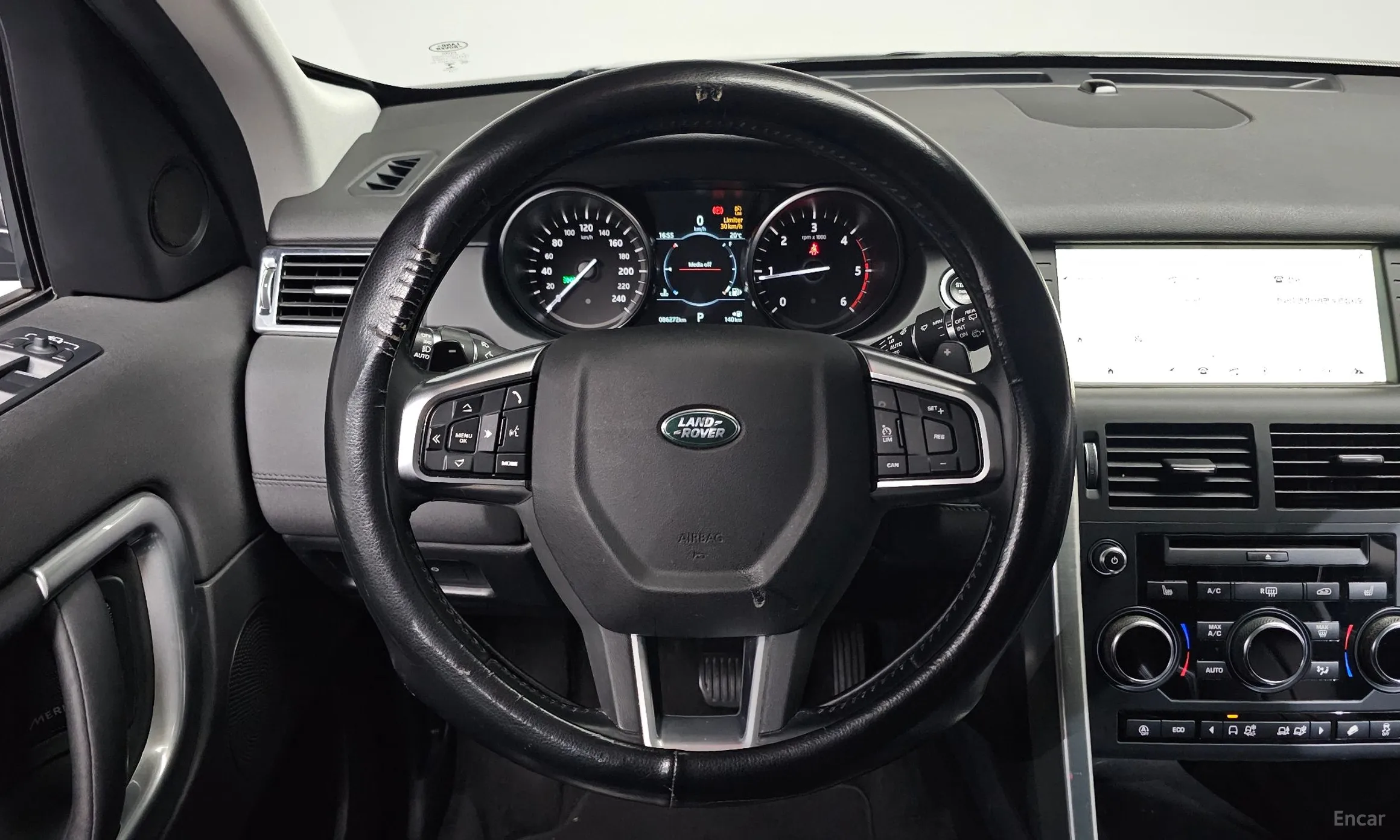 Land Rover Discovery Sports превью 13