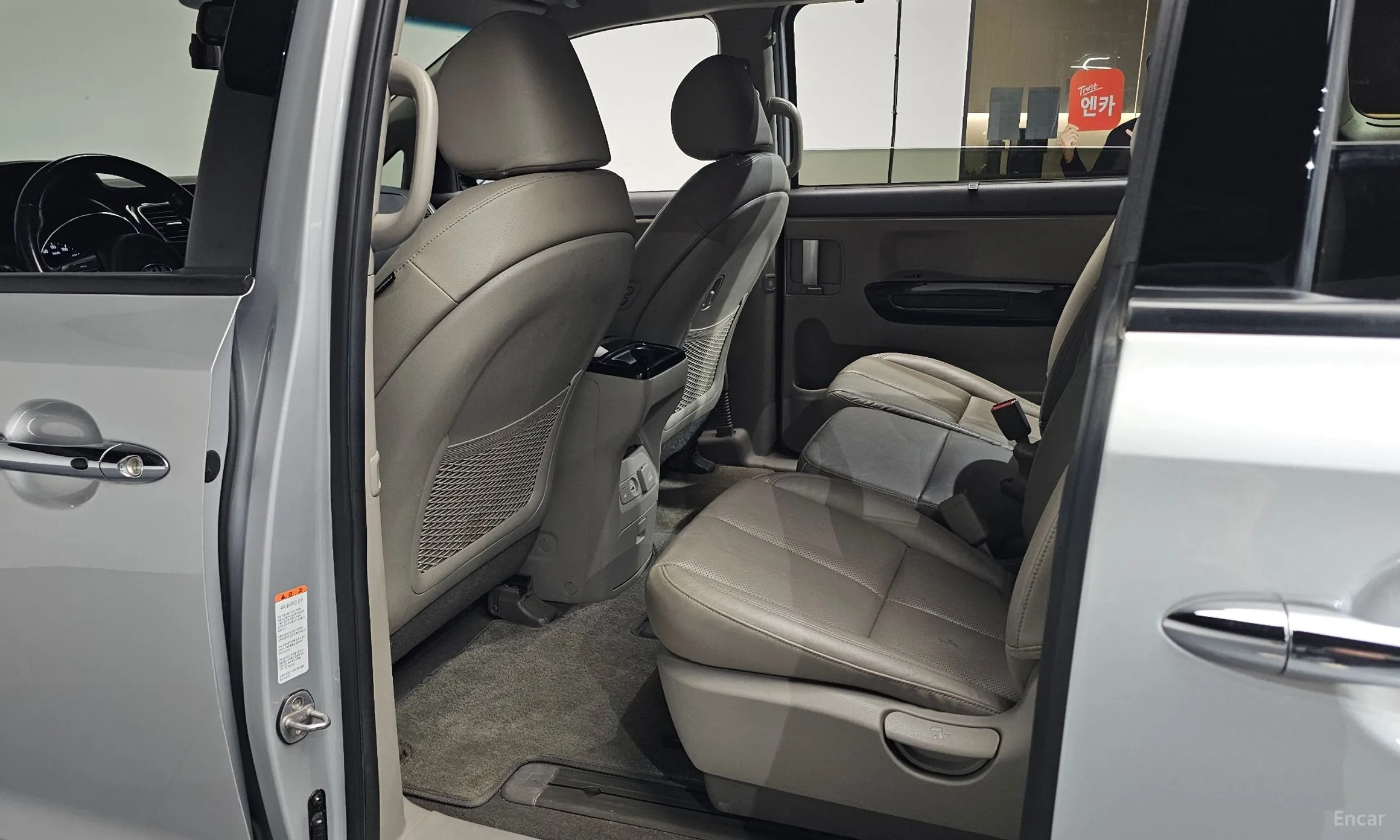 Kia Carnival превью 10