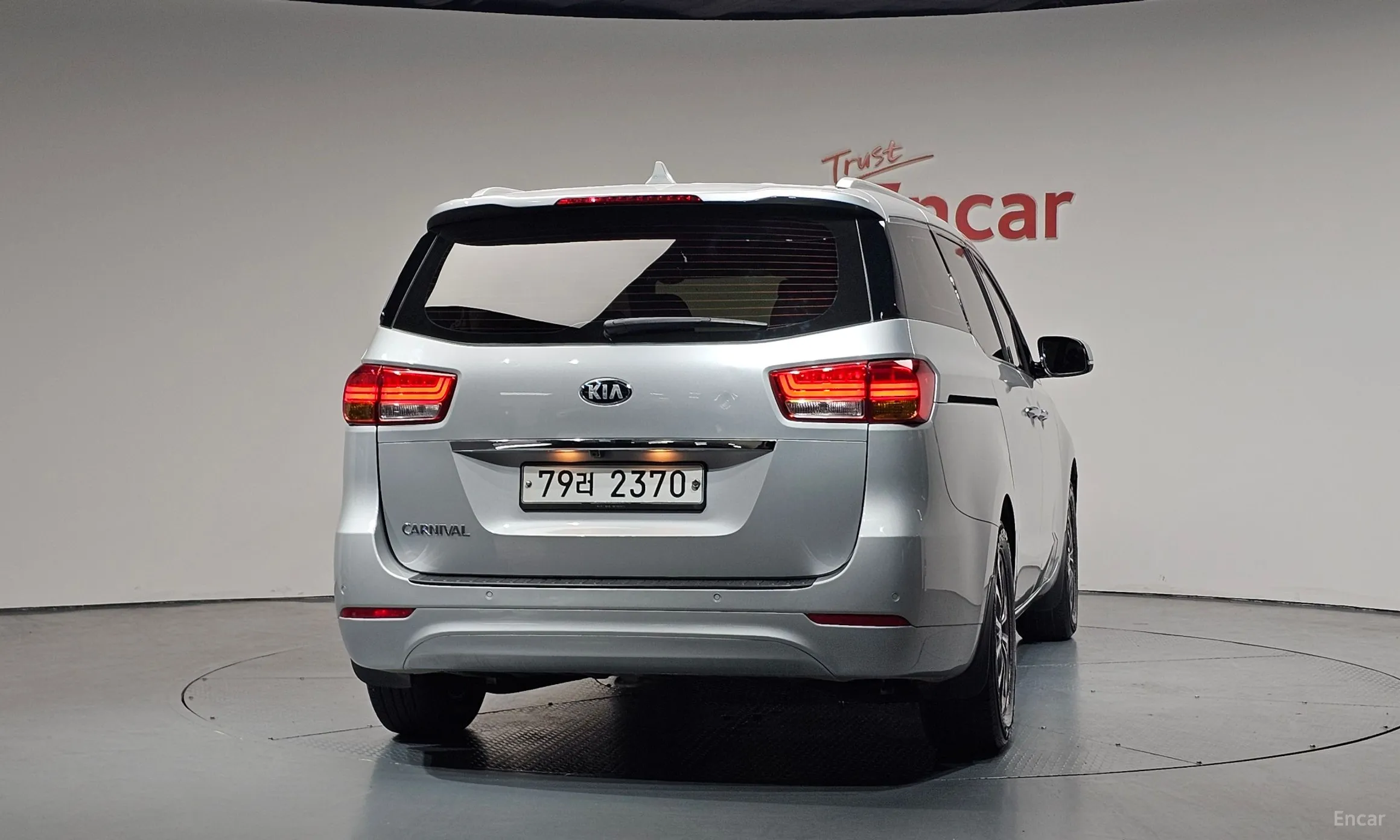 Kia Carnival превью 4