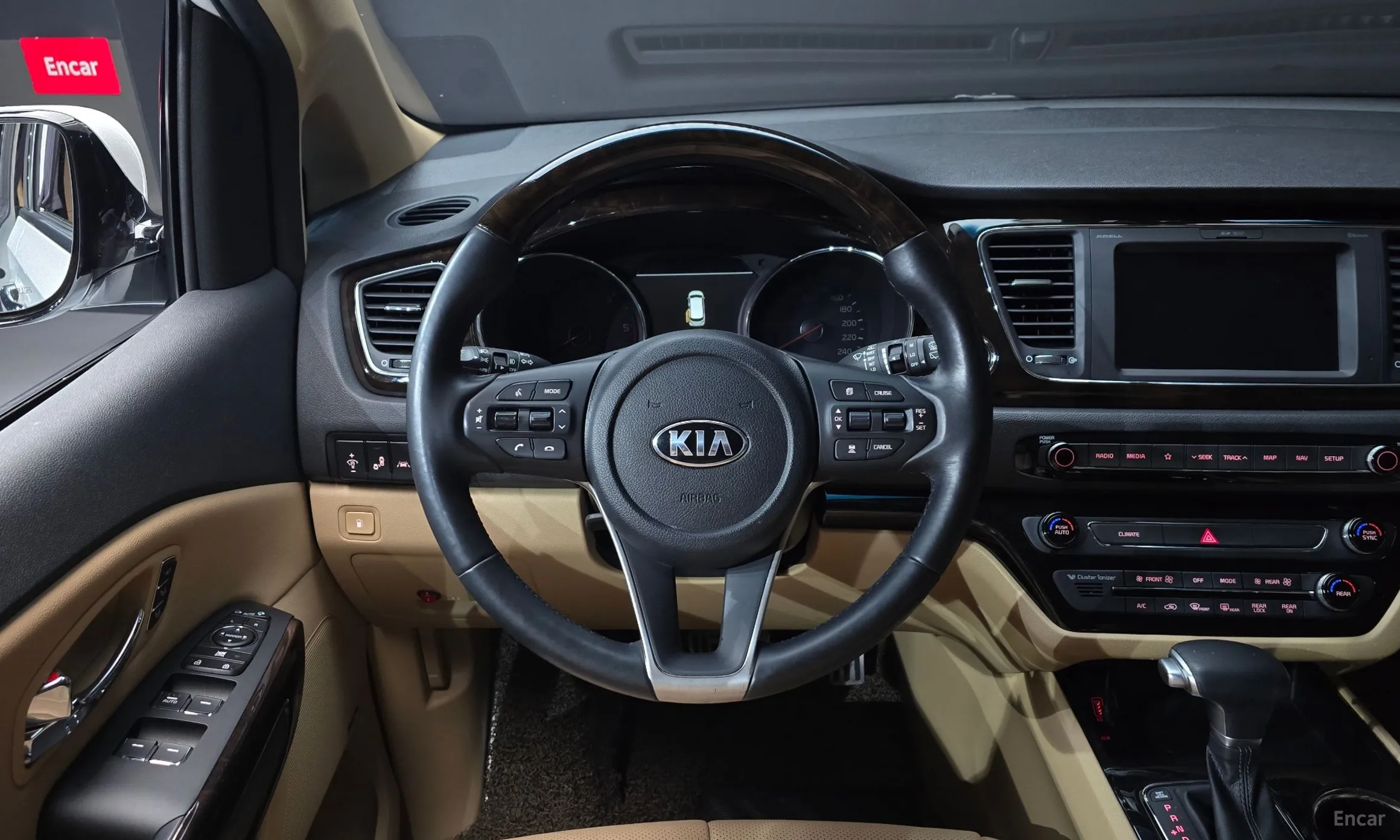 Kia Carnival превью 13
