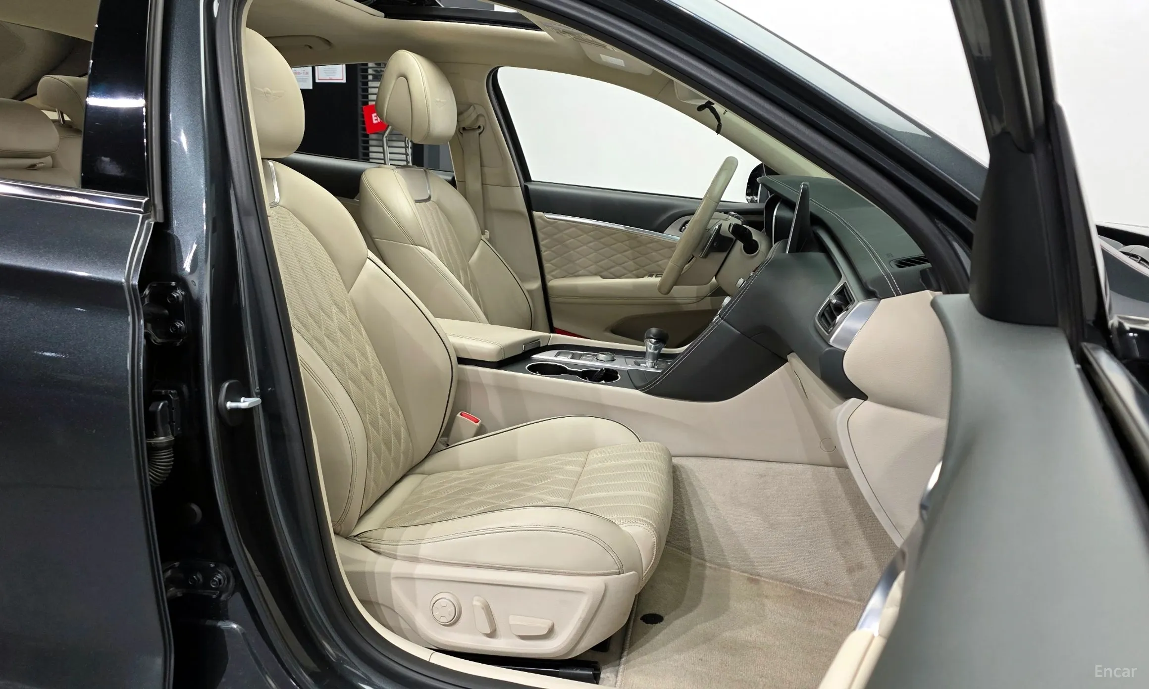Genesis G70 превью 11