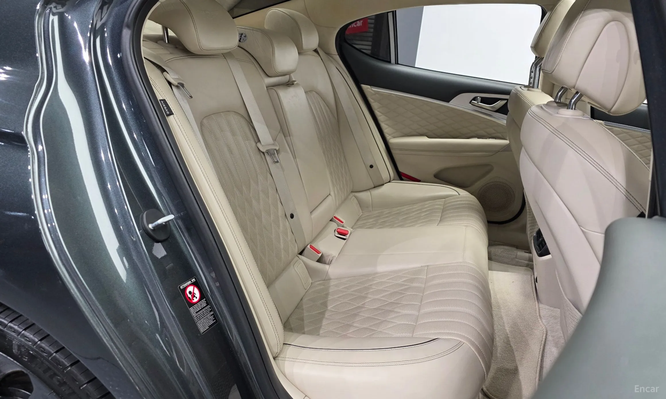 Genesis G70 превью 12