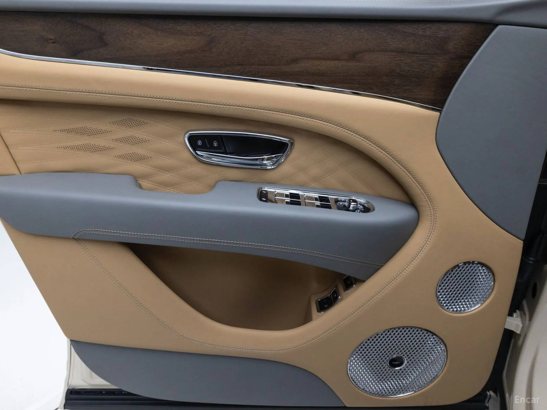 Bentley Bentayga превью 13