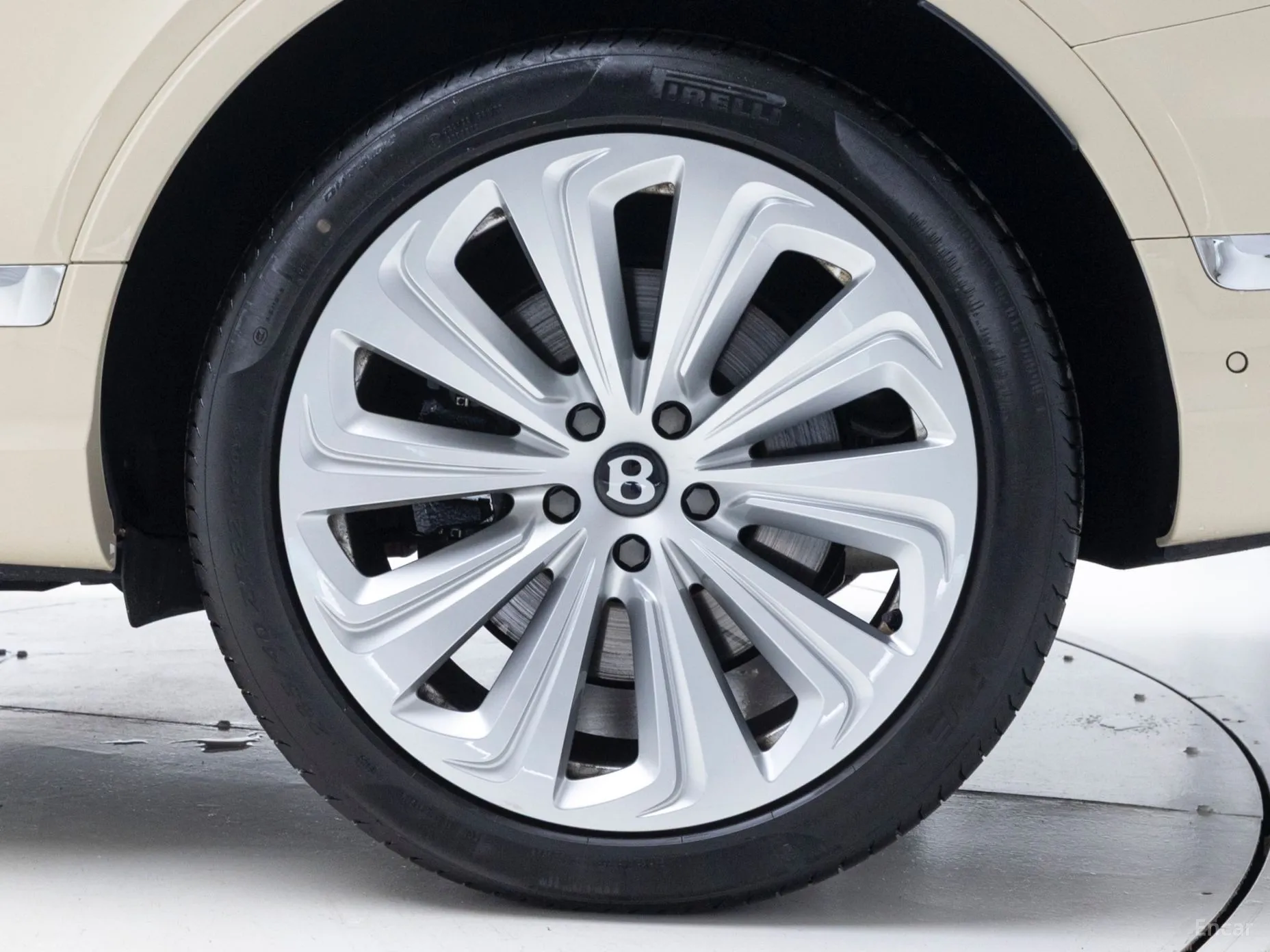 Bentley Bentayga превью 5