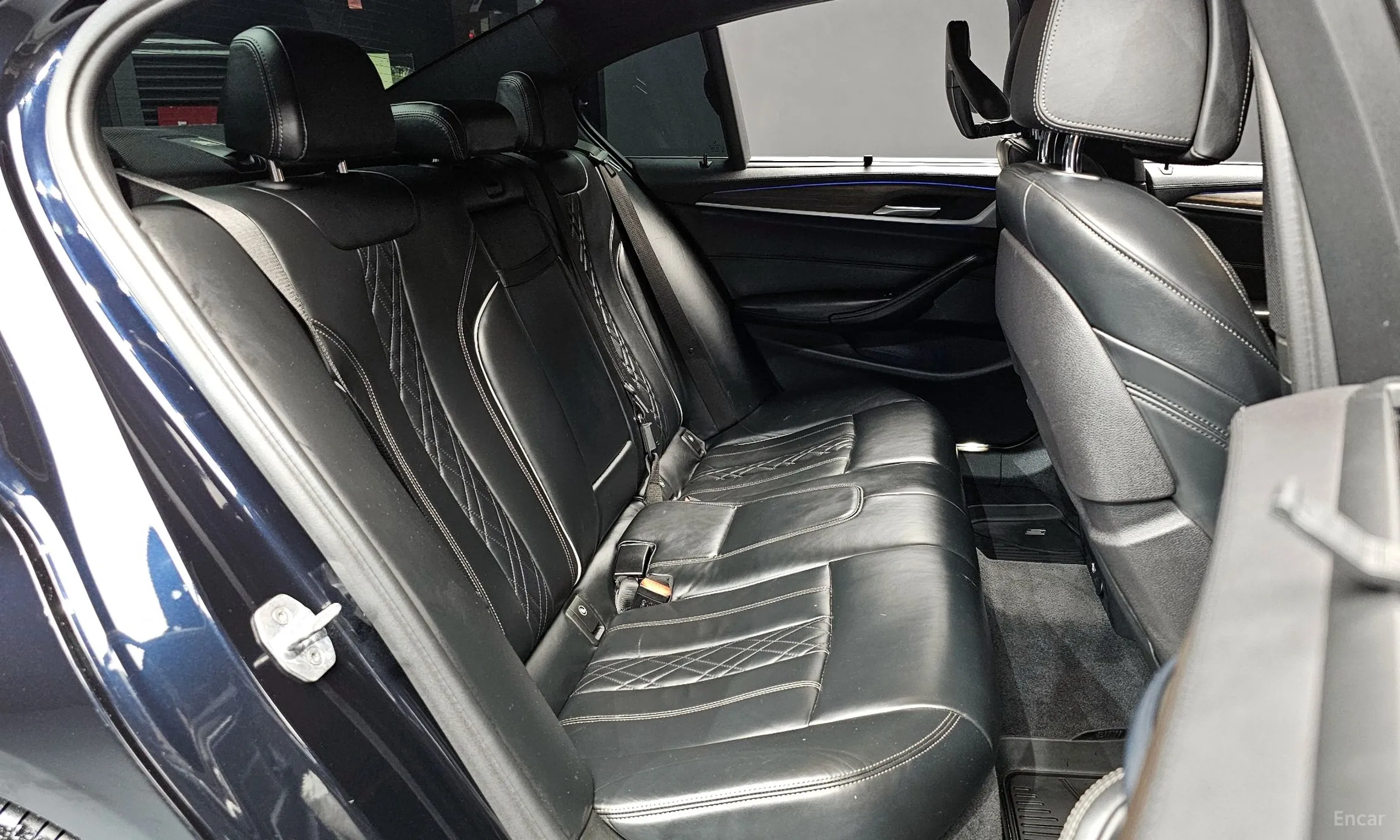 BMW 5 Series (G30) превью 11