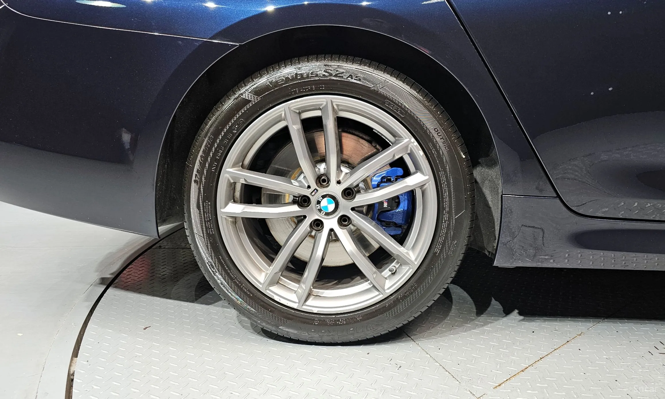 BMW 5 Series (G30) превью 5