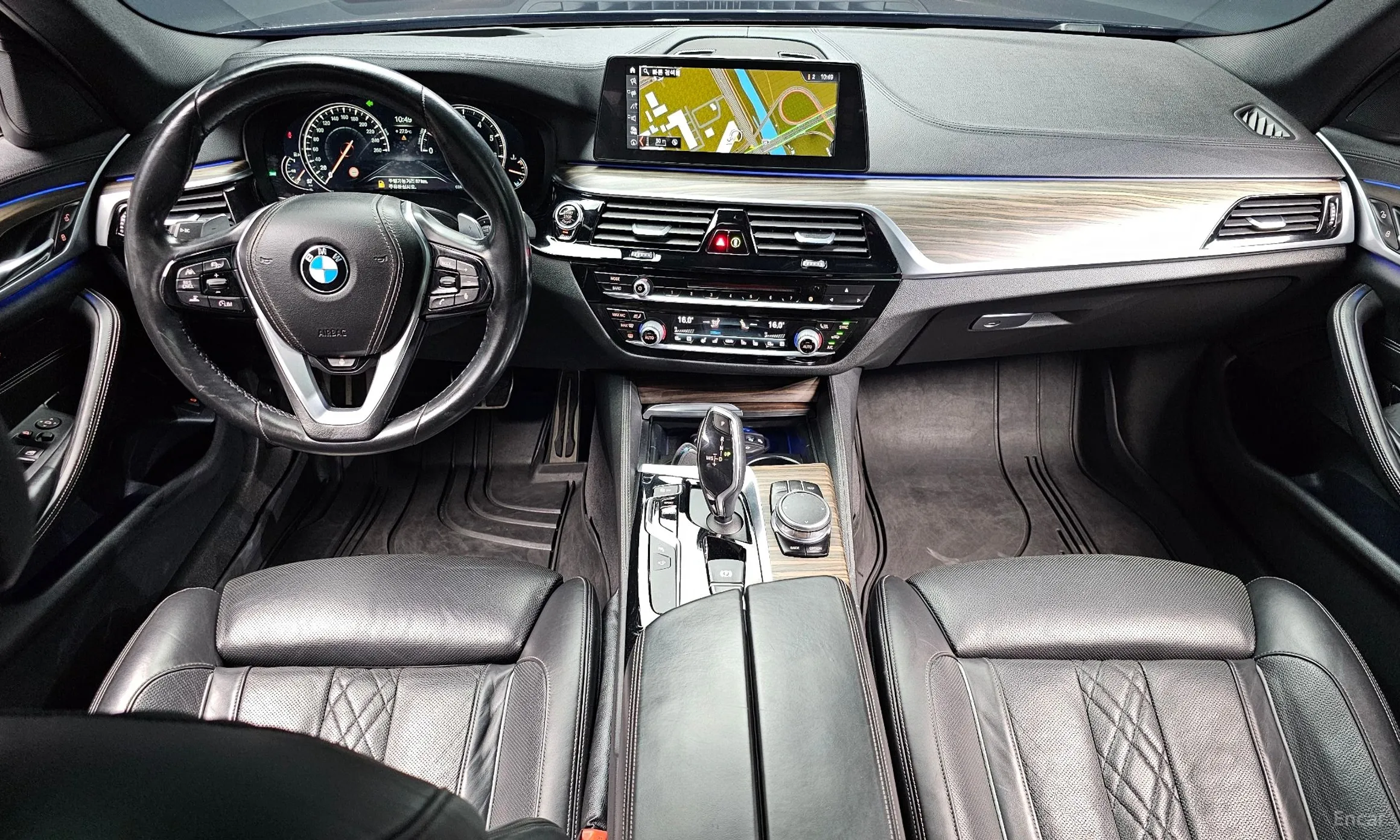 BMW 5 Series (G30) превью 7