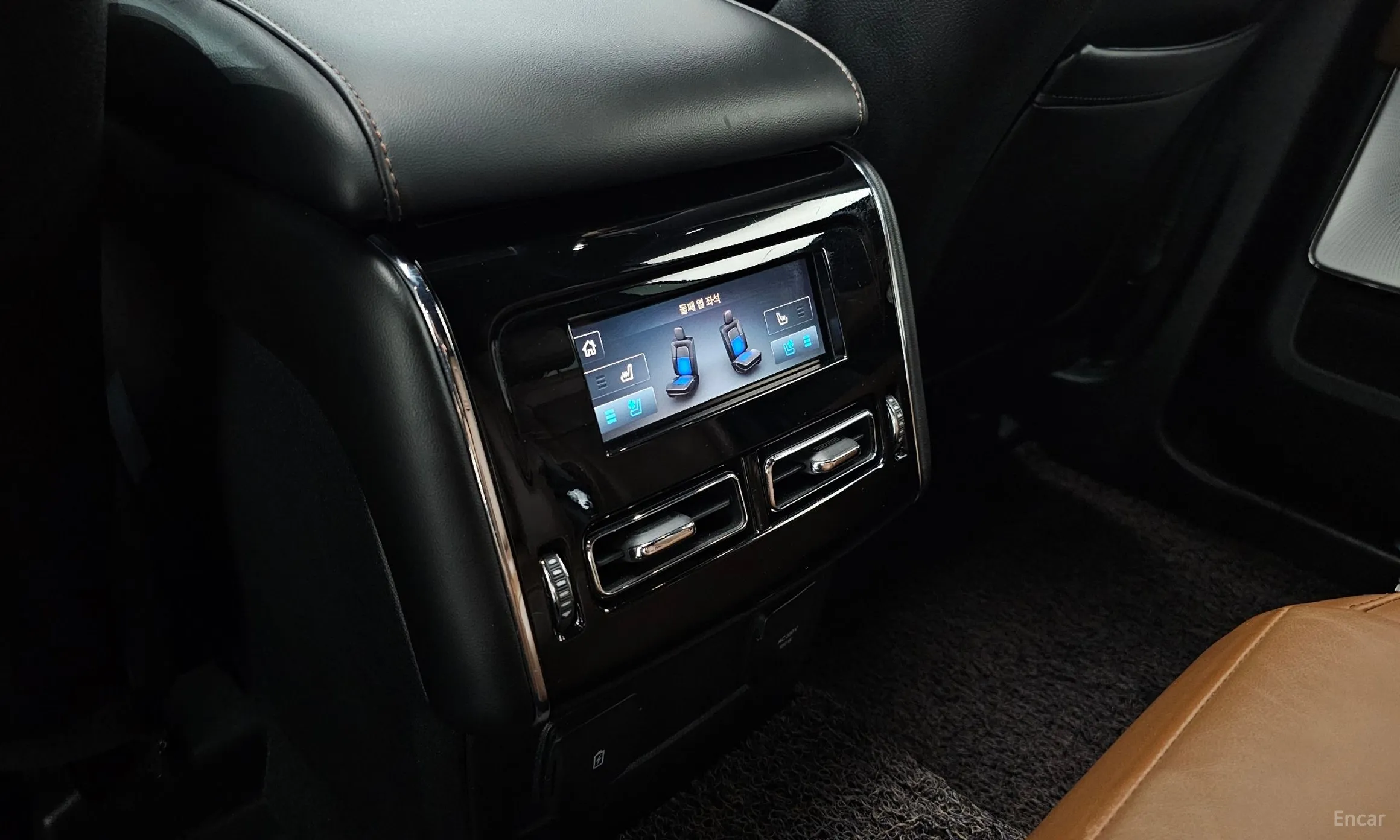 Lincoln Aviator 2nd Generation превью 17