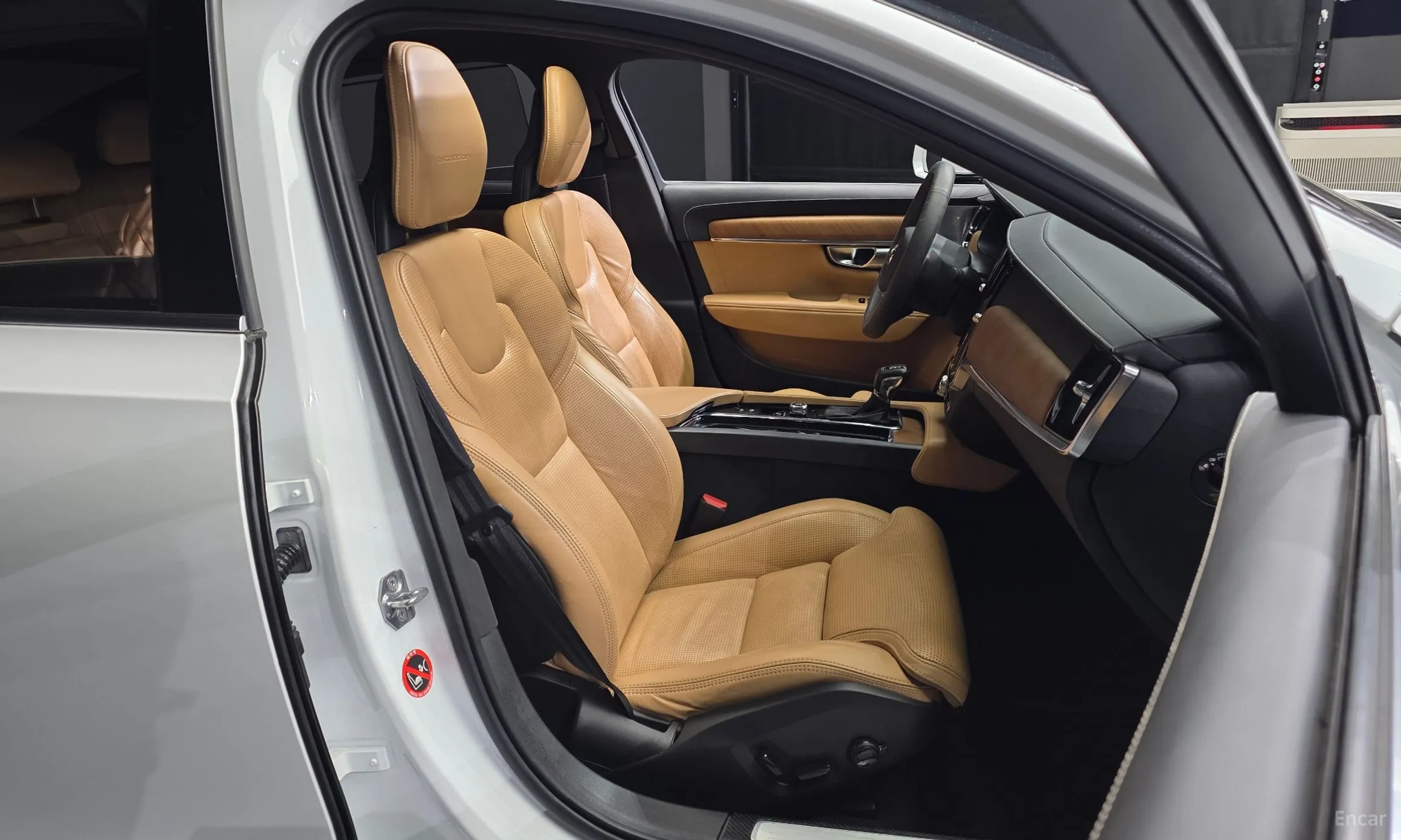 Volvo S90 превью 12
