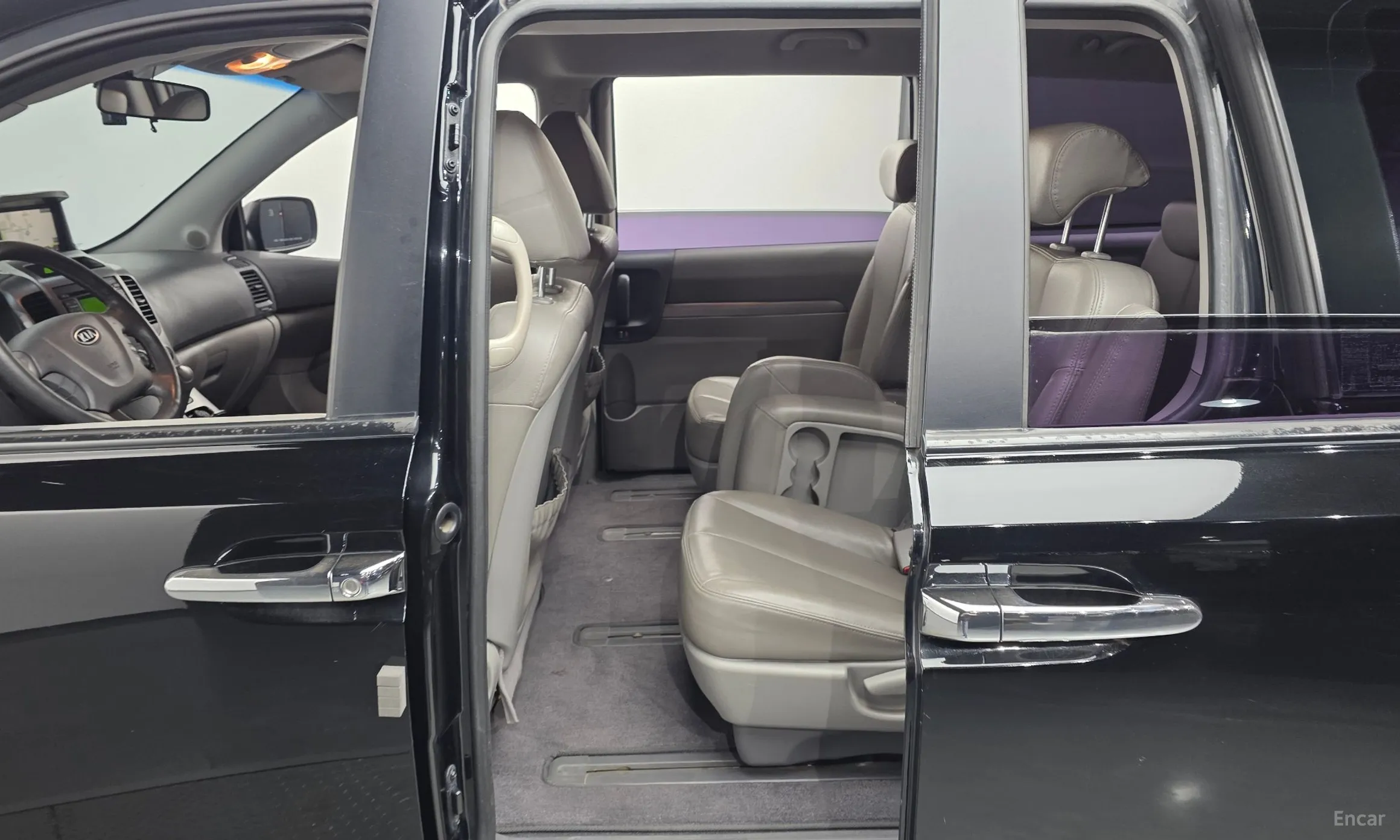 Kia Carnival R превью 11