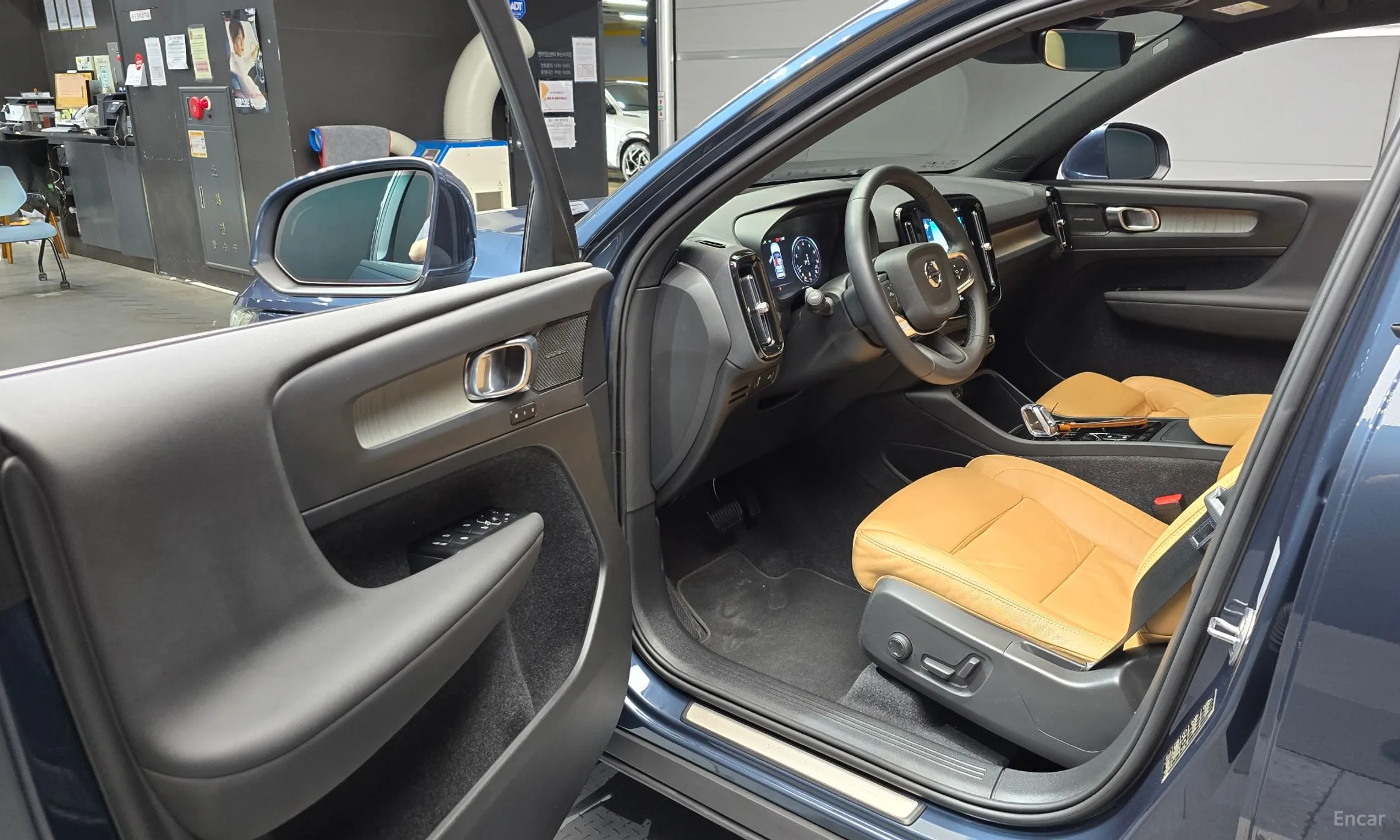Volvo XC40 превью 10