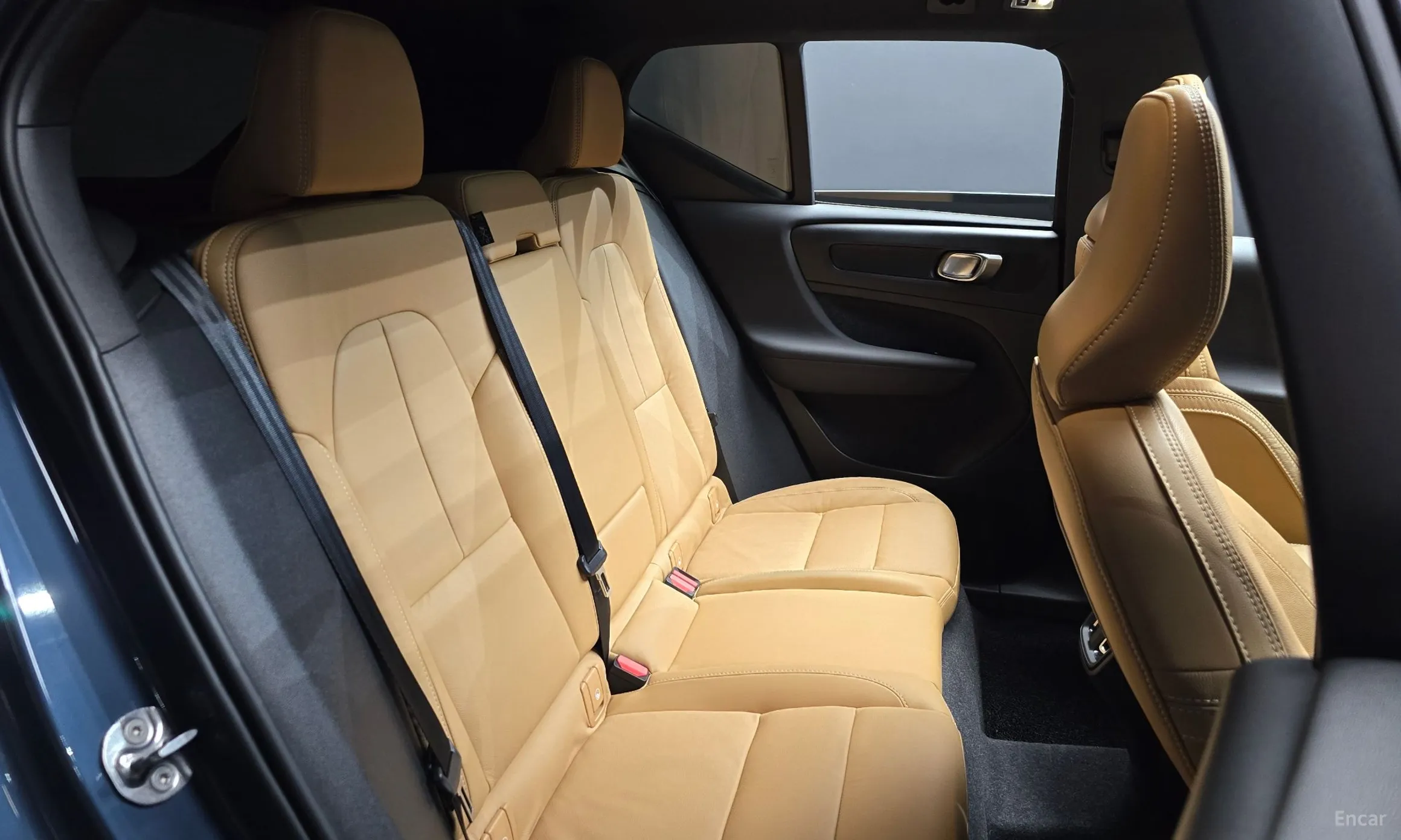 Volvo XC40 превью 11