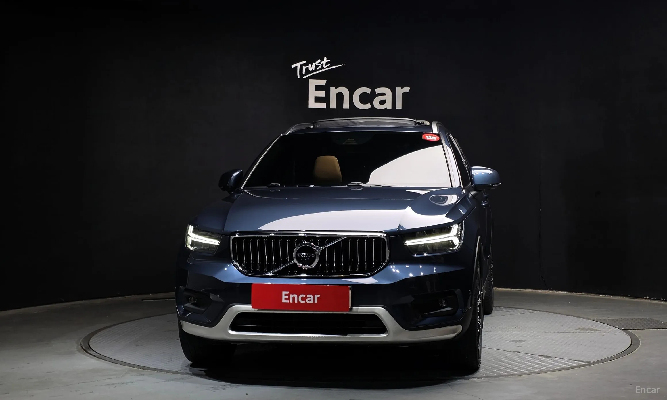 Volvo XC40 превью 3