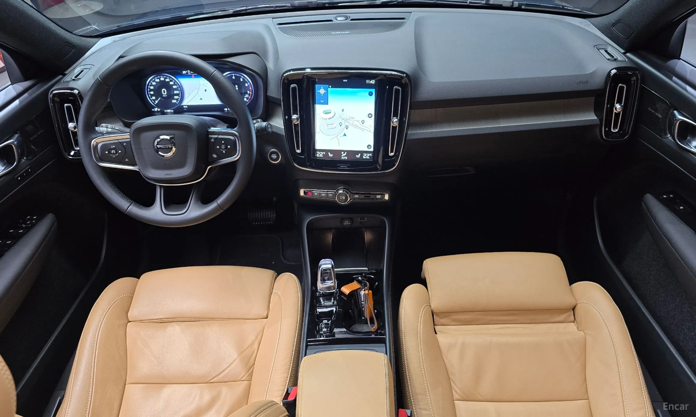 Volvo XC40 превью 7